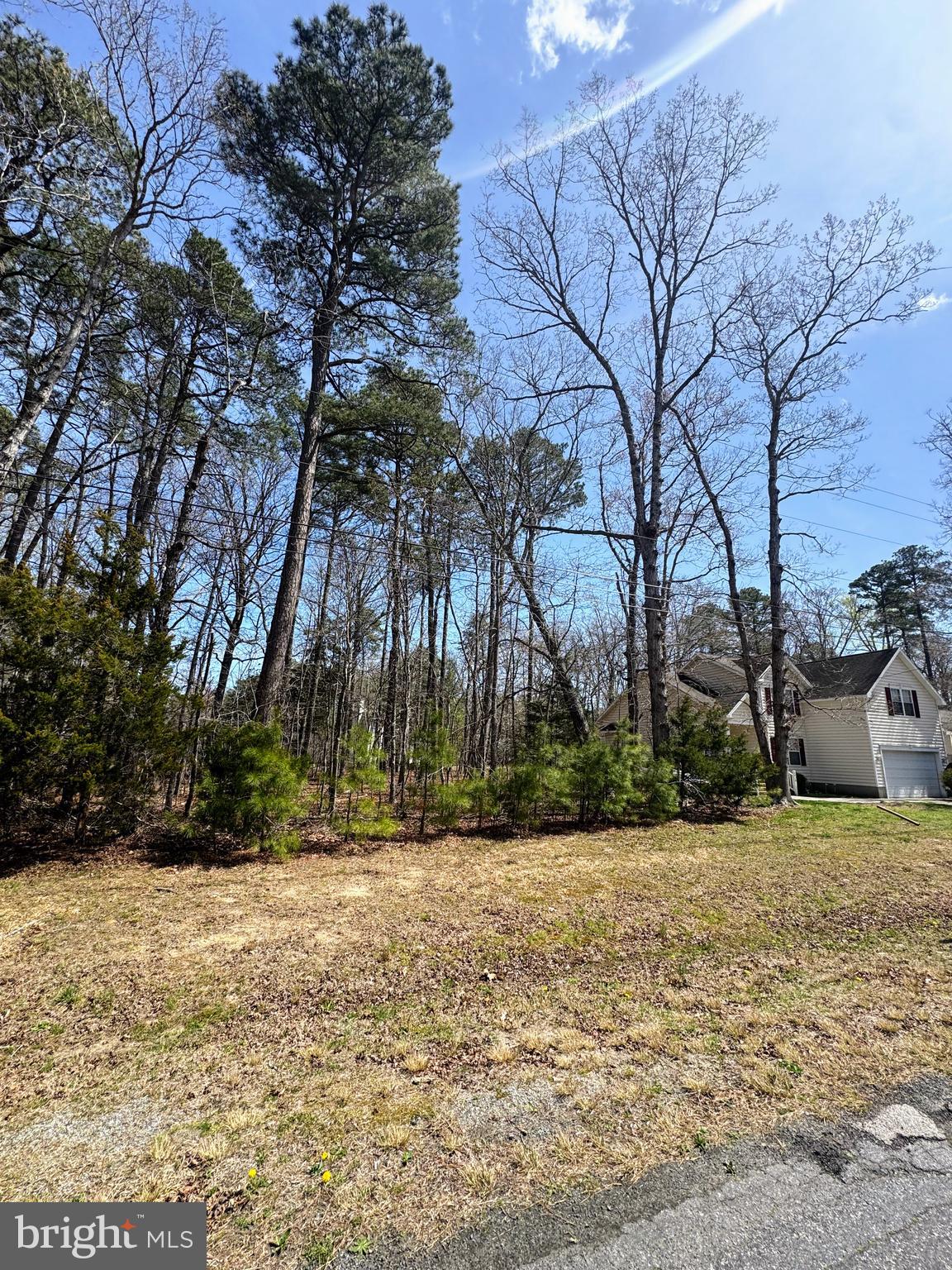 CAPTAIN'S COVE - Land