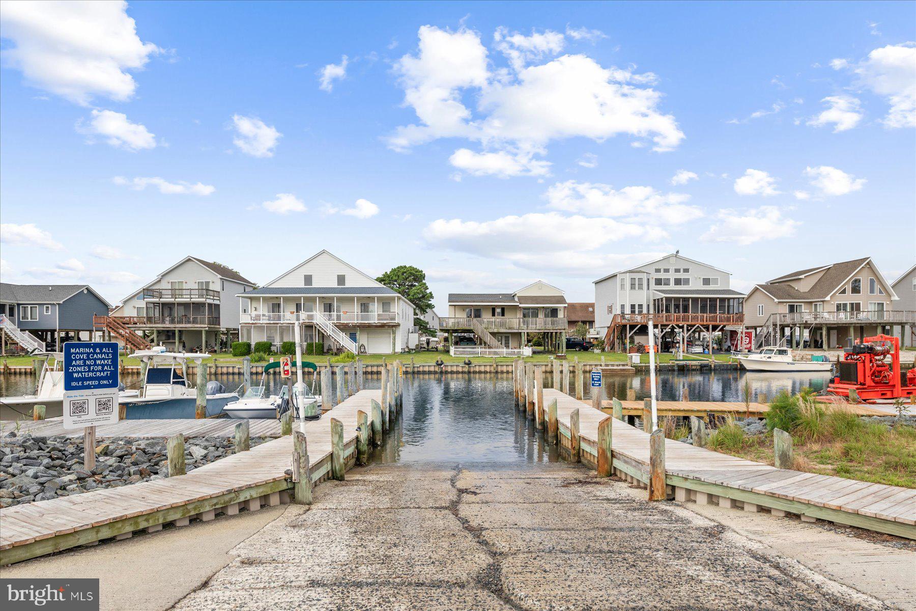 CAPTAIN'S COVE - Land