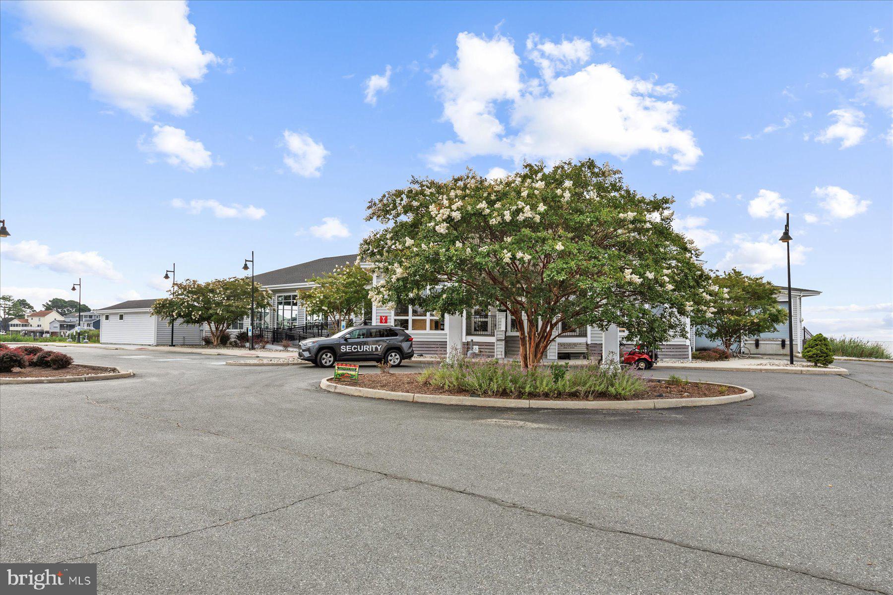 CAPTAIN'S COVE - Land