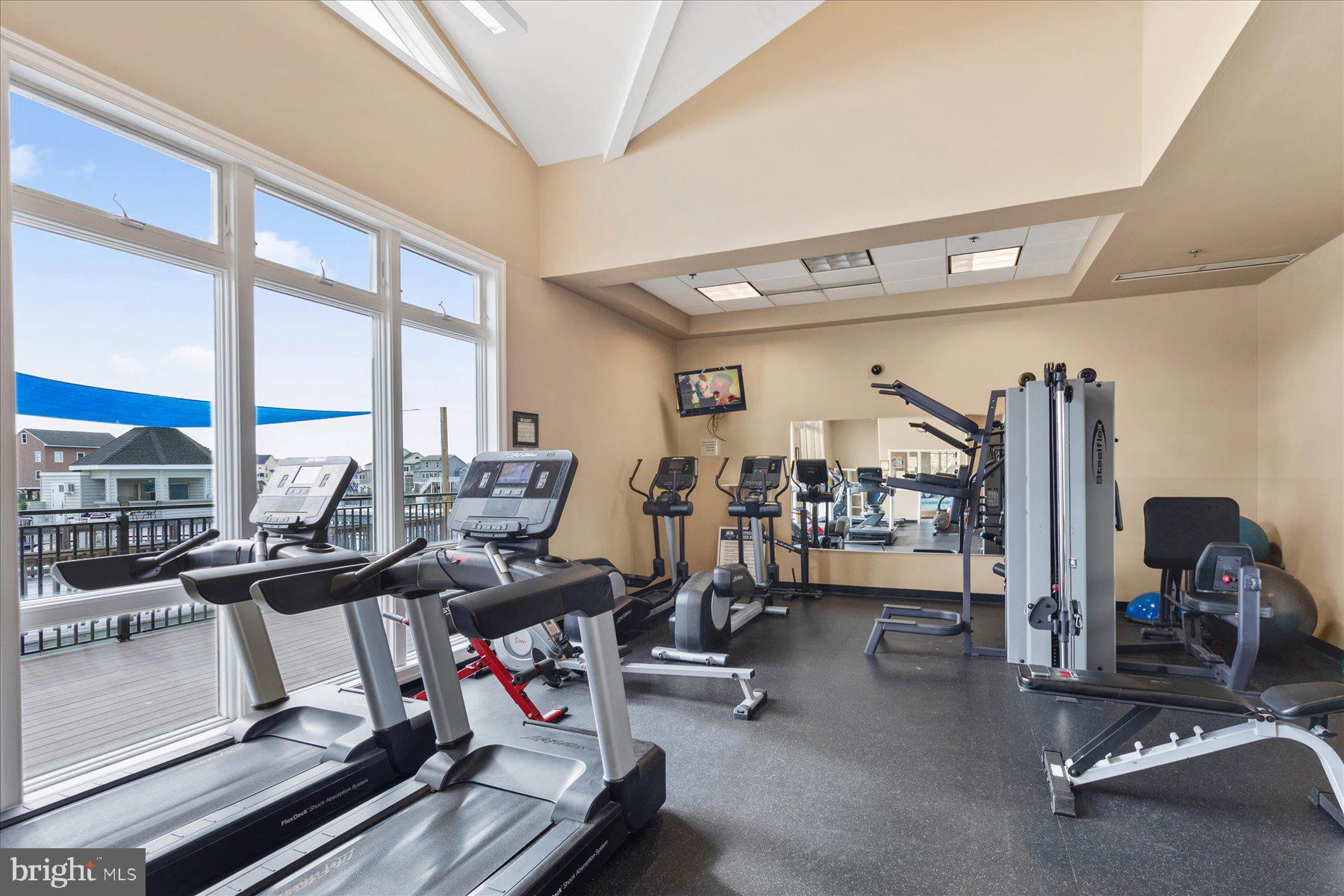 CAPTAIN'S COVE - Land