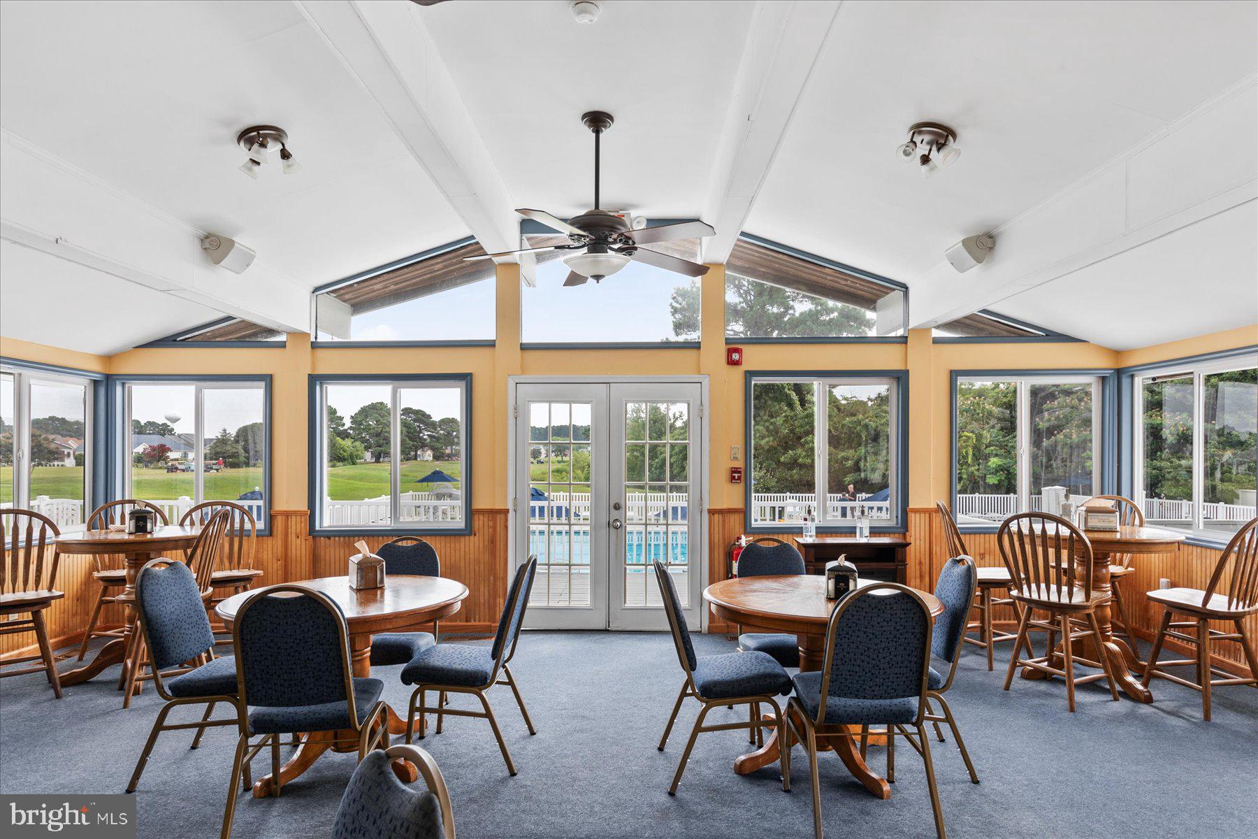 CAPTAIN'S COVE - Land