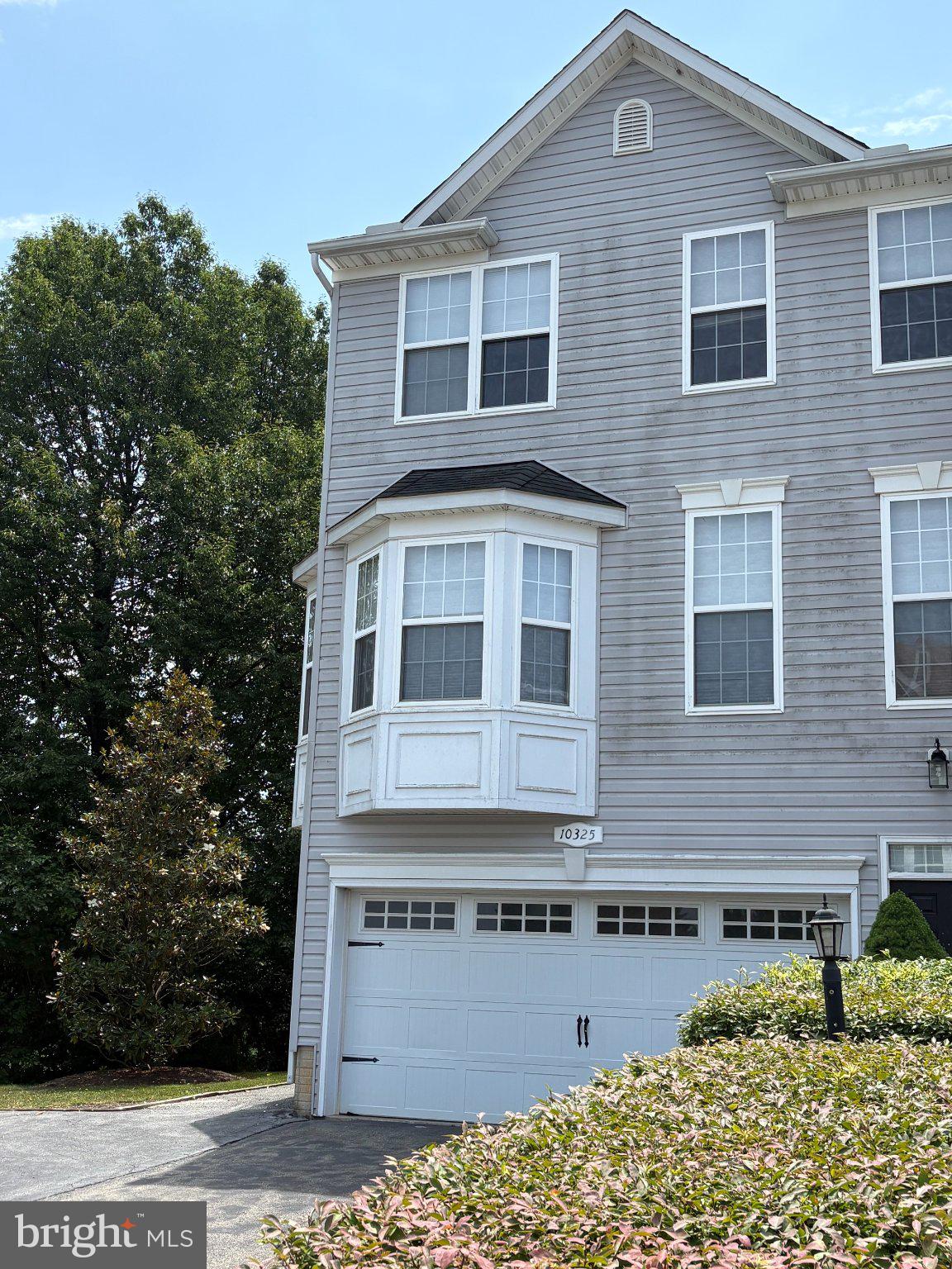 10325 LANTERN LANE