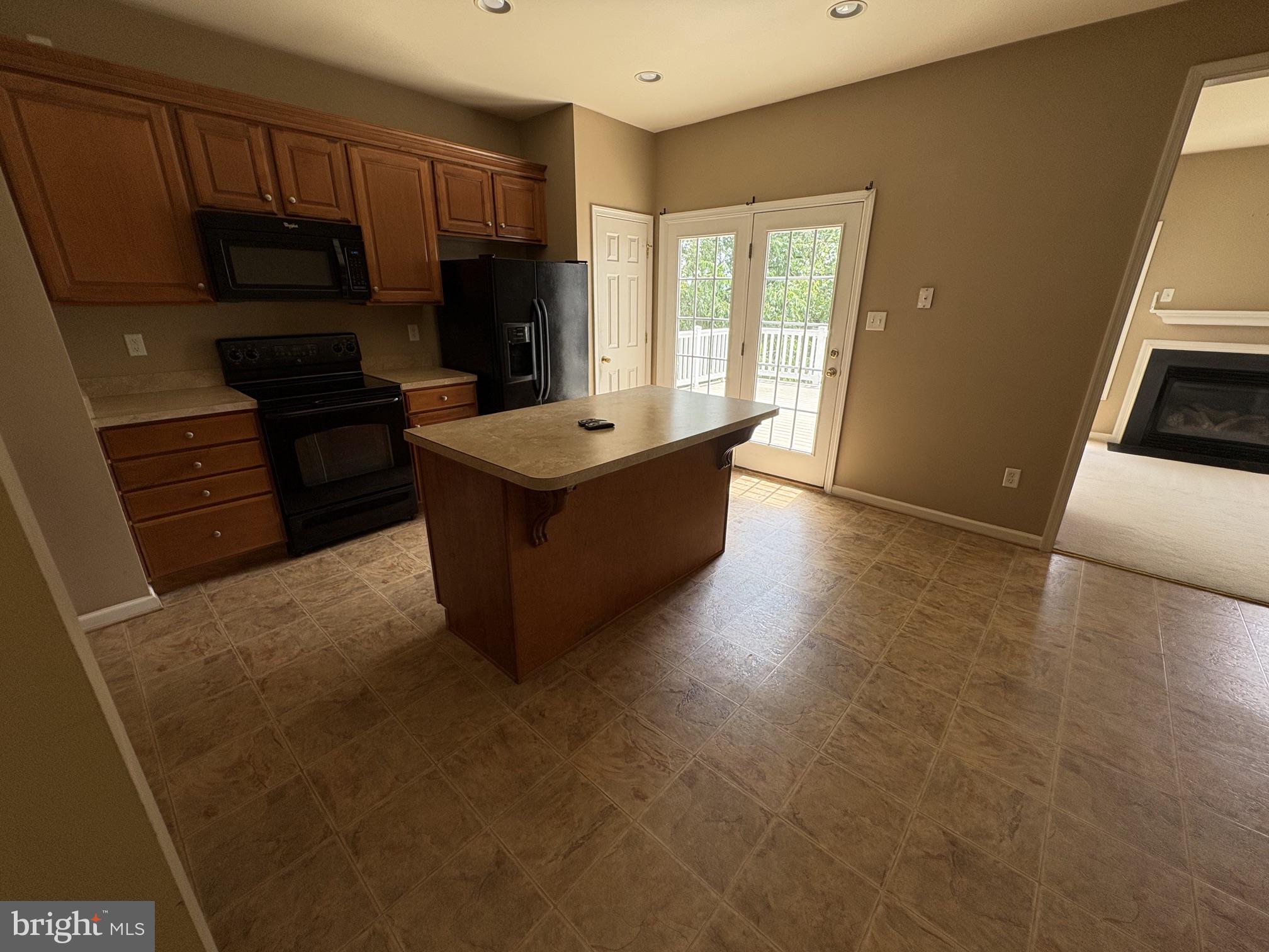 10325 LANTERN LANE