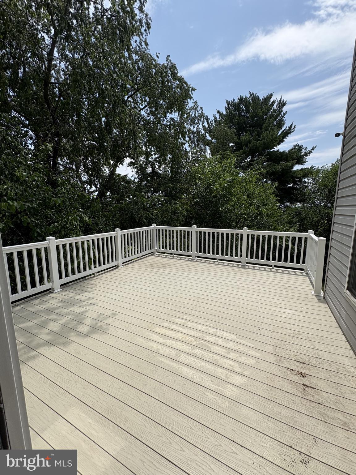 10325 LANTERN LANE