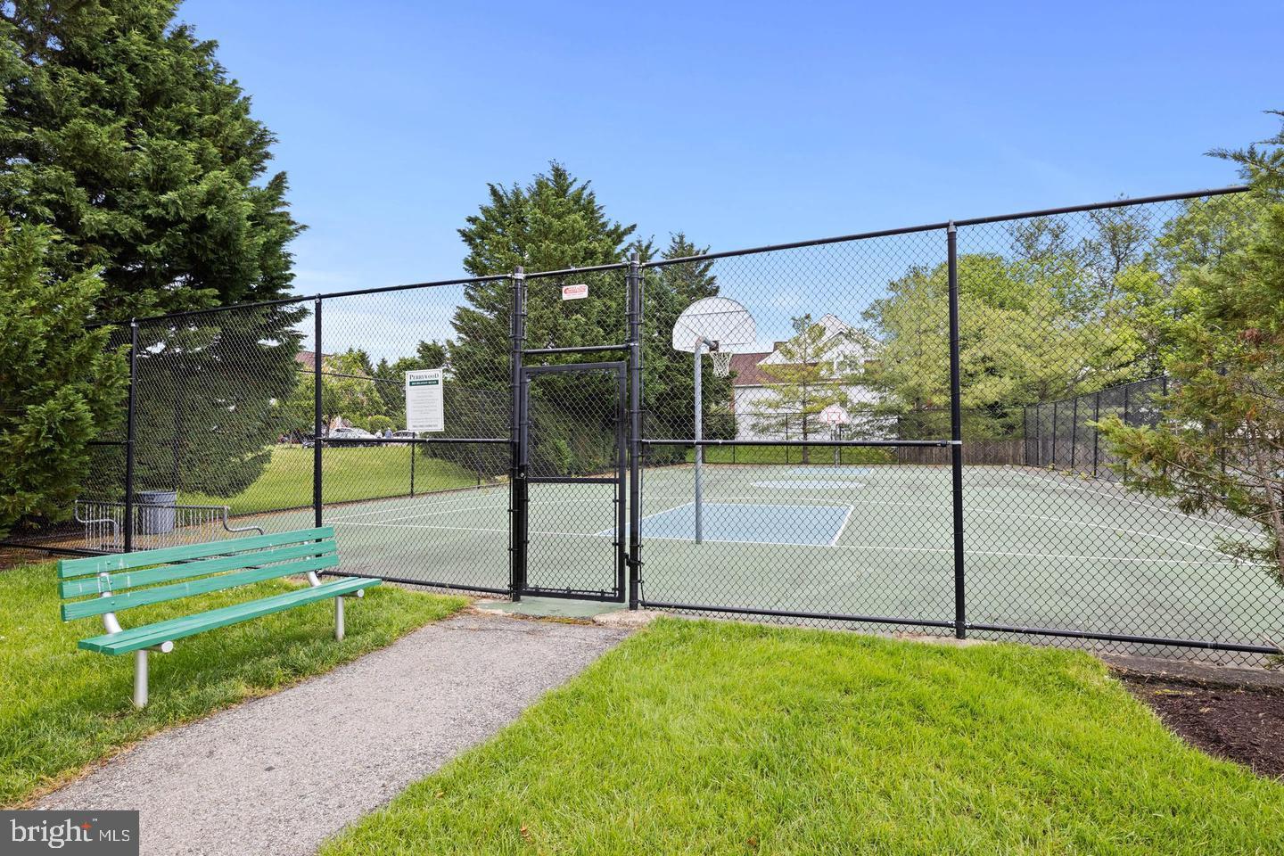 PERRYWOOD - Residential Lease