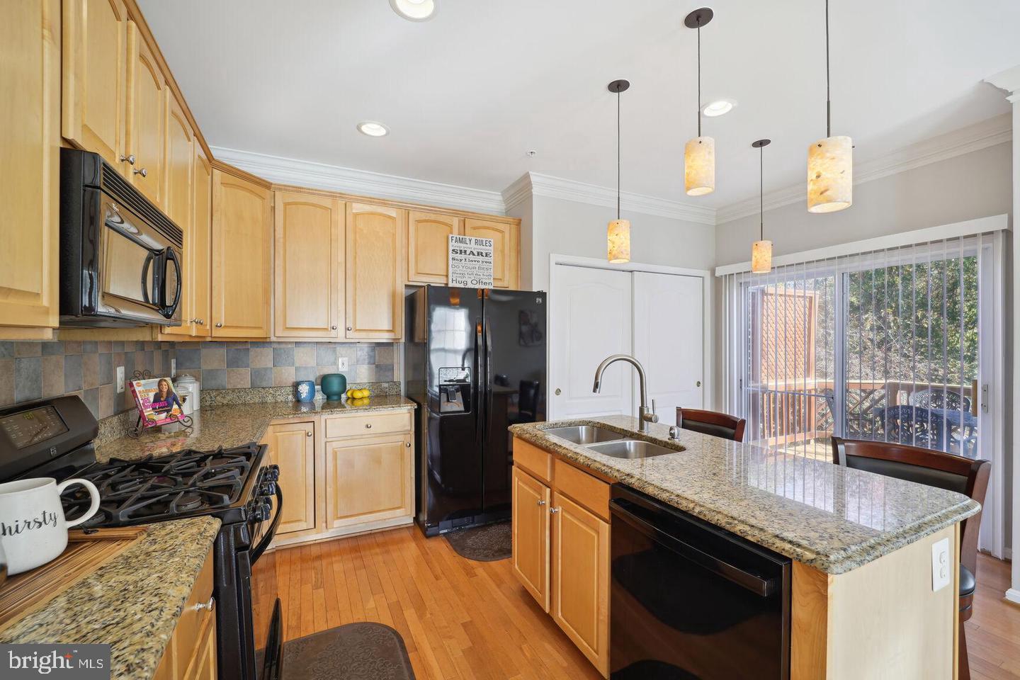 PERRYWOOD - Residential Lease