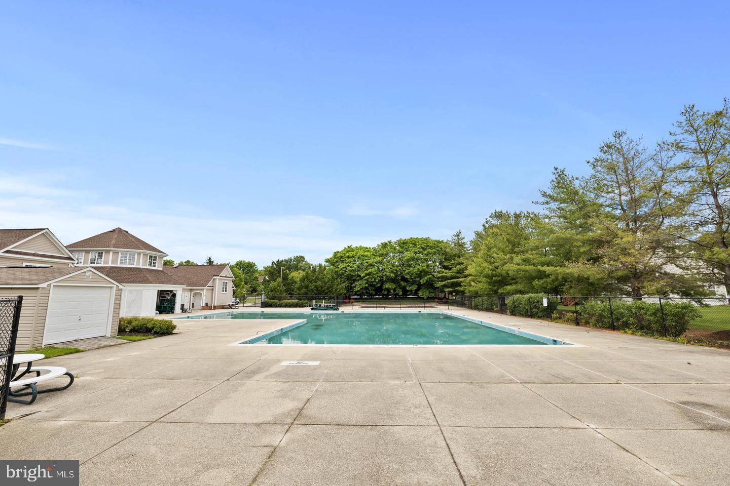 PERRYWOOD - Residential Lease