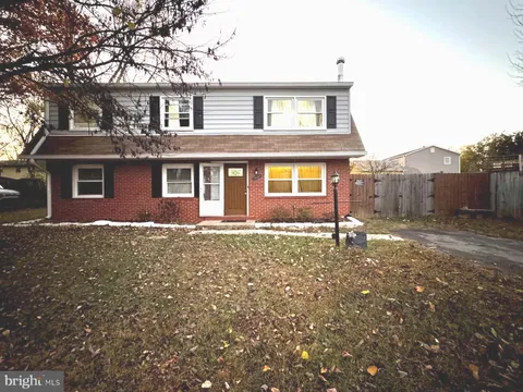 13002 Kimbrough Lane, Woodbridge, VA MLS: VAPW2107092