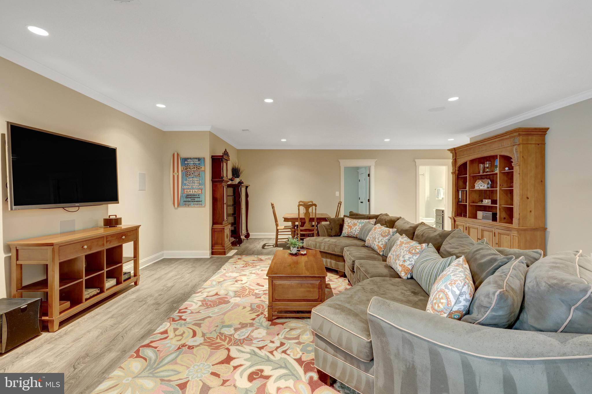 EAST VIENNA WOODS - Residential