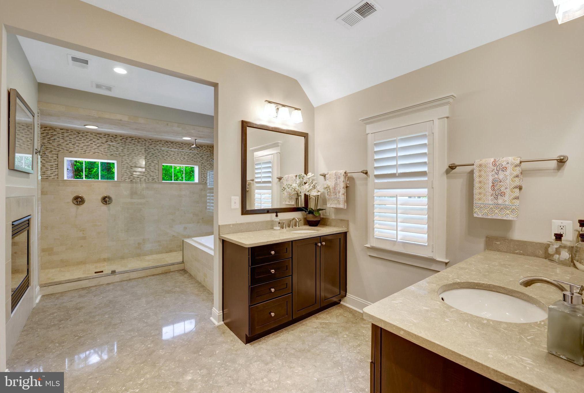 EAST VIENNA WOODS - Residential