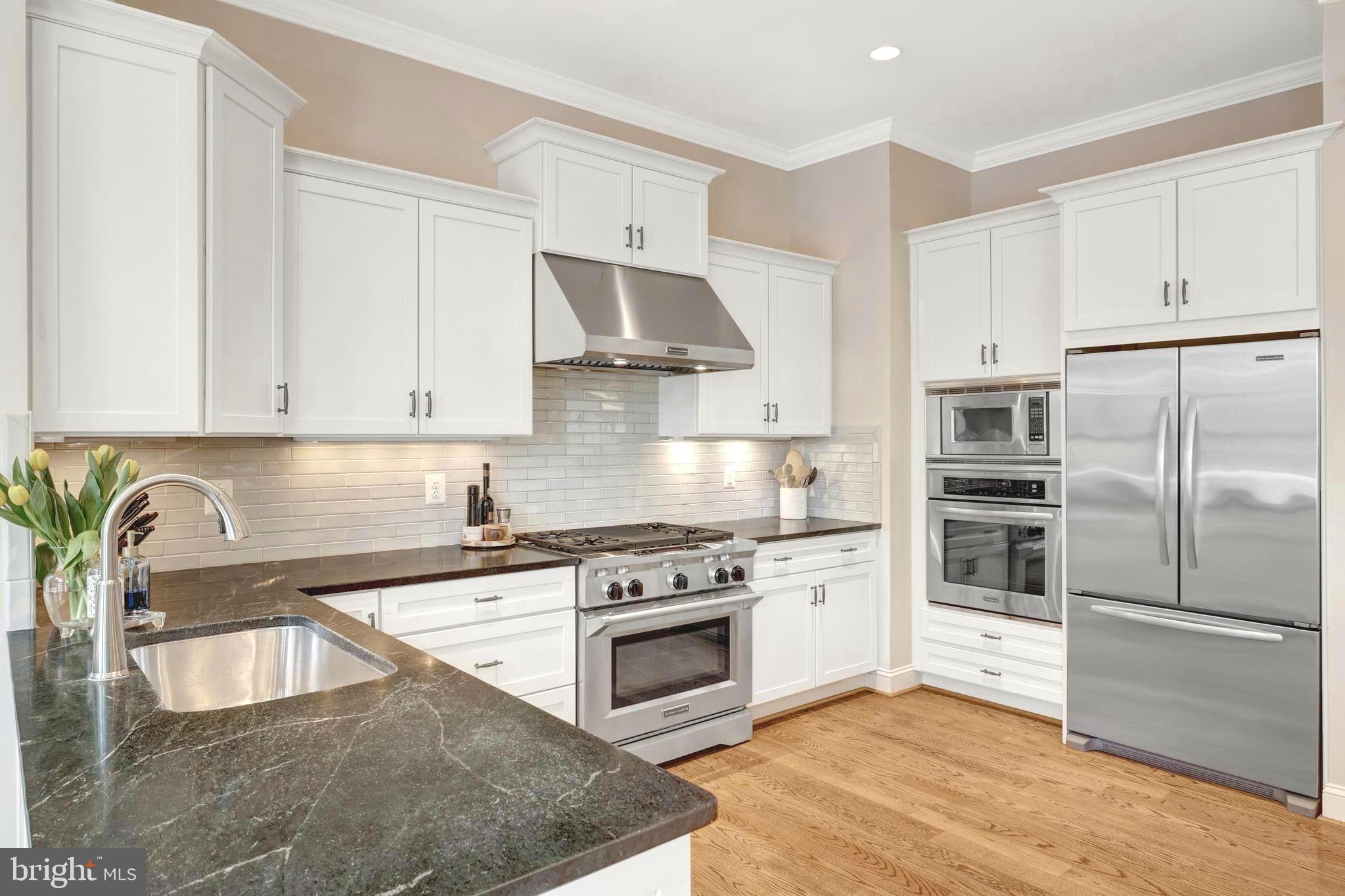 EAST VIENNA WOODS - Residential