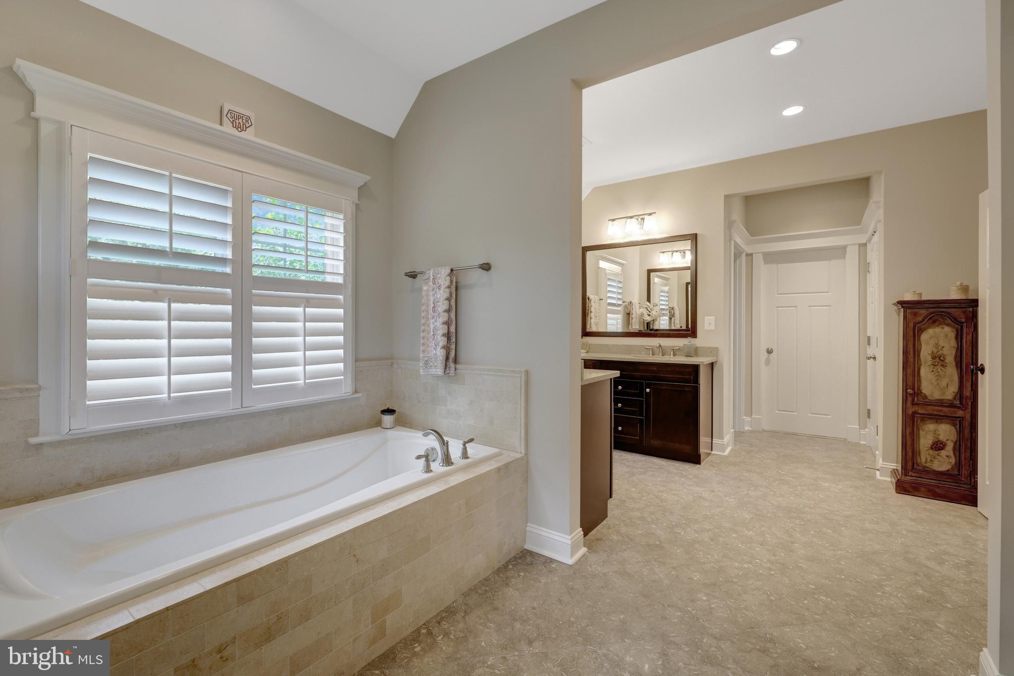 EAST VIENNA WOODS - Residential