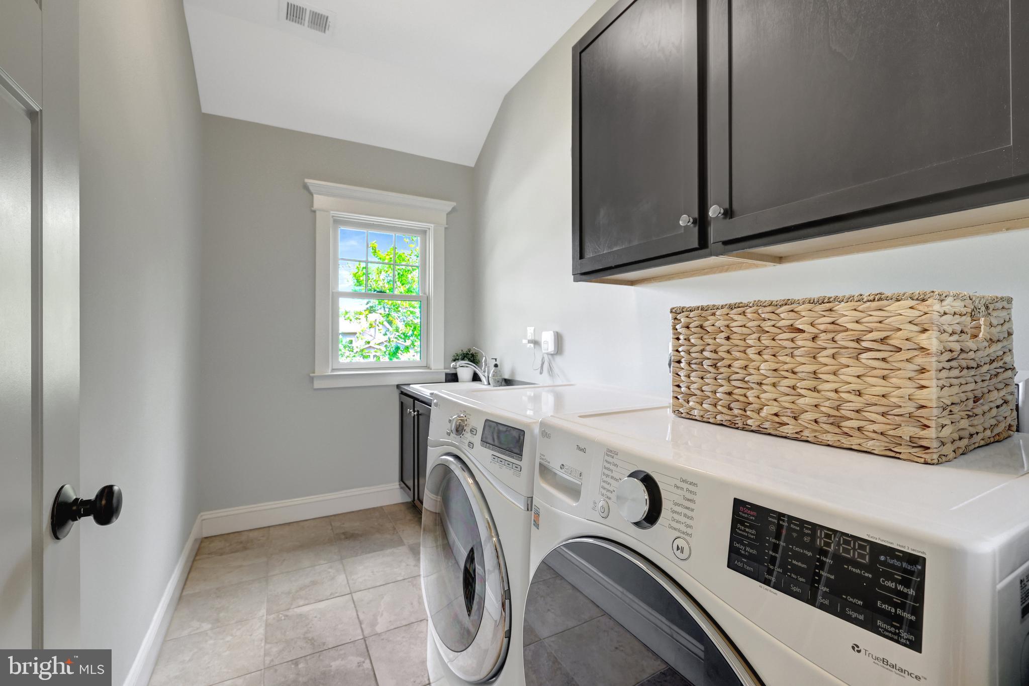 EAST VIENNA WOODS - Residential