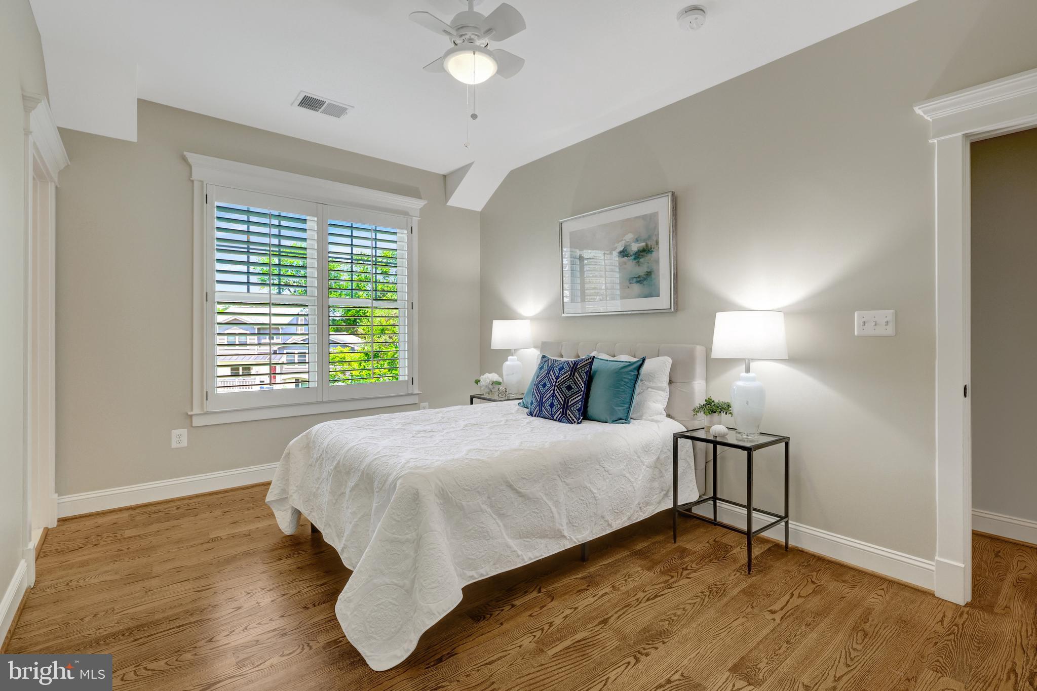 EAST VIENNA WOODS - Residential