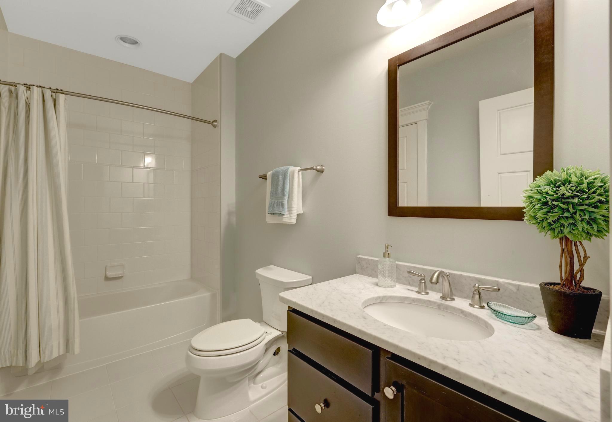 EAST VIENNA WOODS - Residential