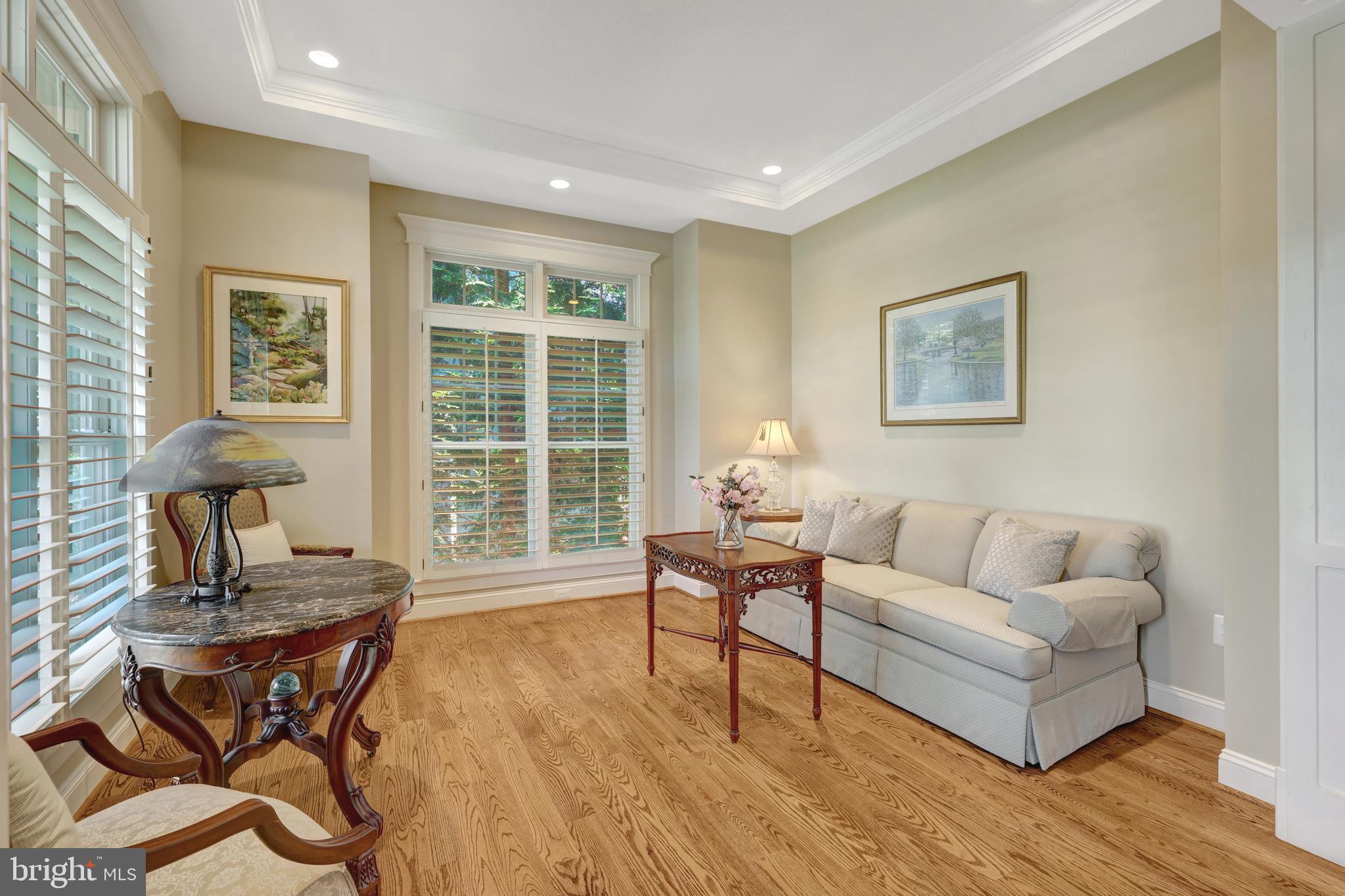 EAST VIENNA WOODS - Residential