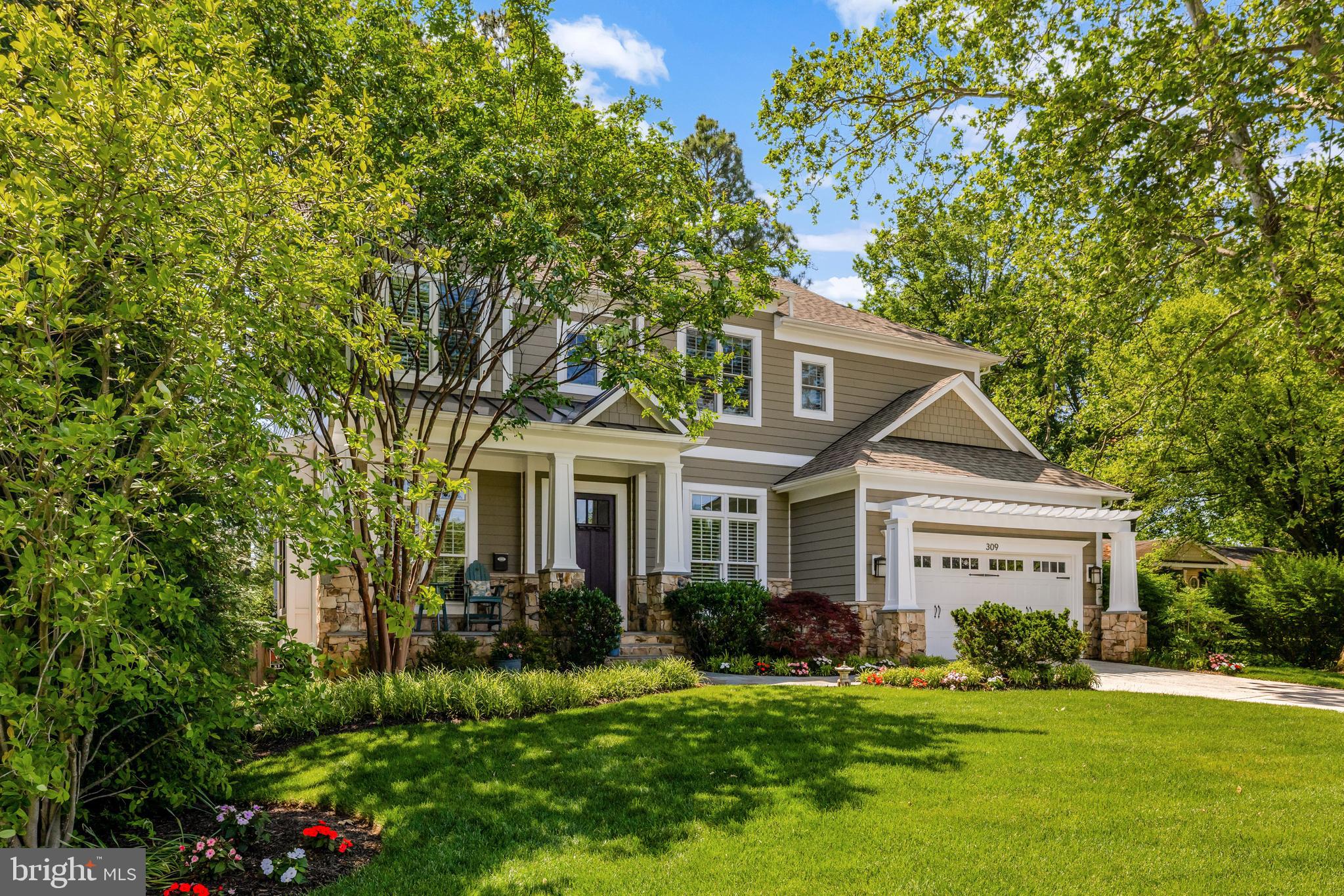 309 CHARLES STREET SE