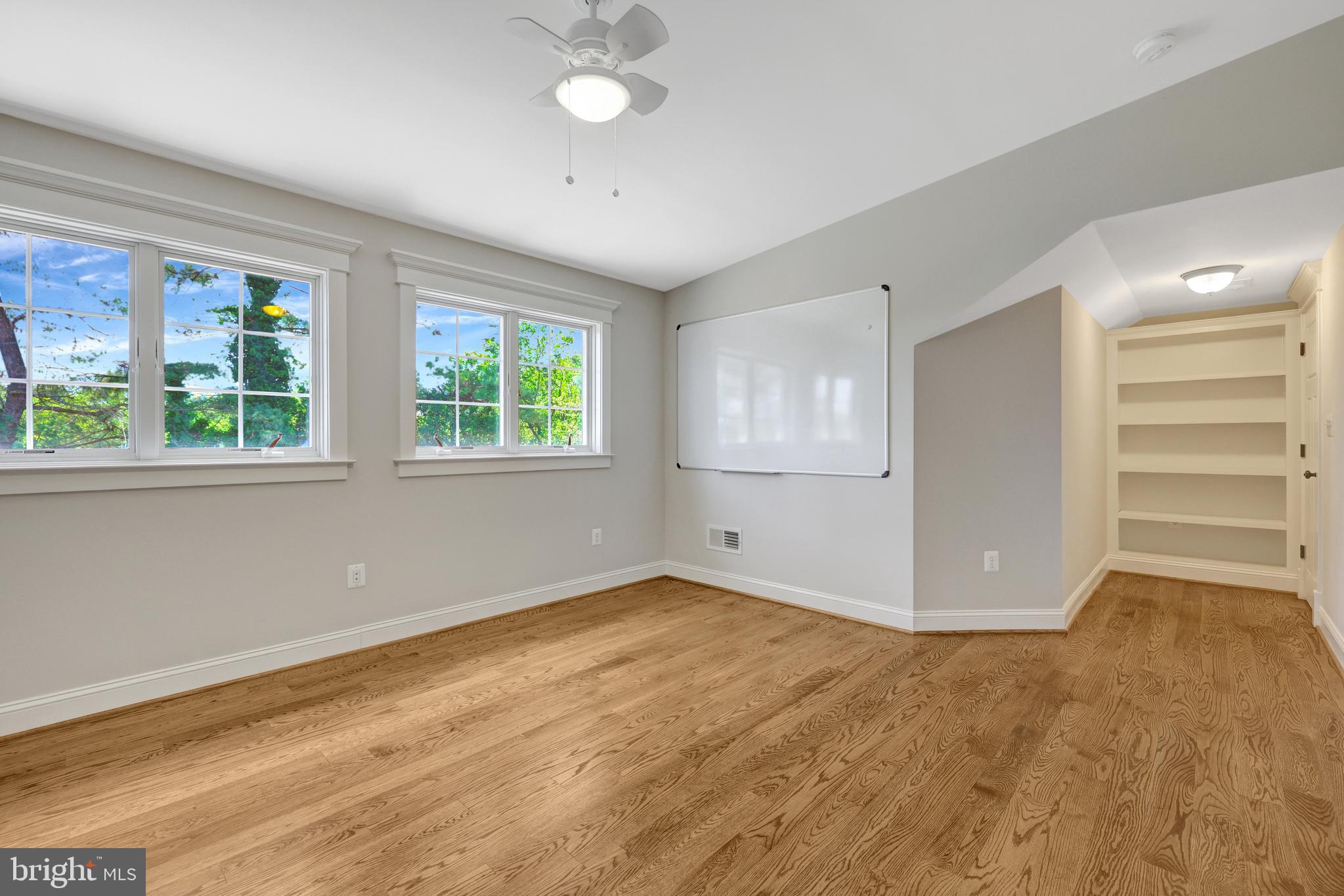 EAST VIENNA WOODS - Residential