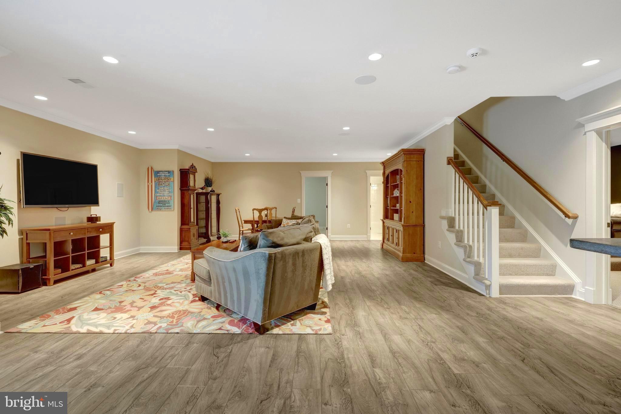 EAST VIENNA WOODS - Residential