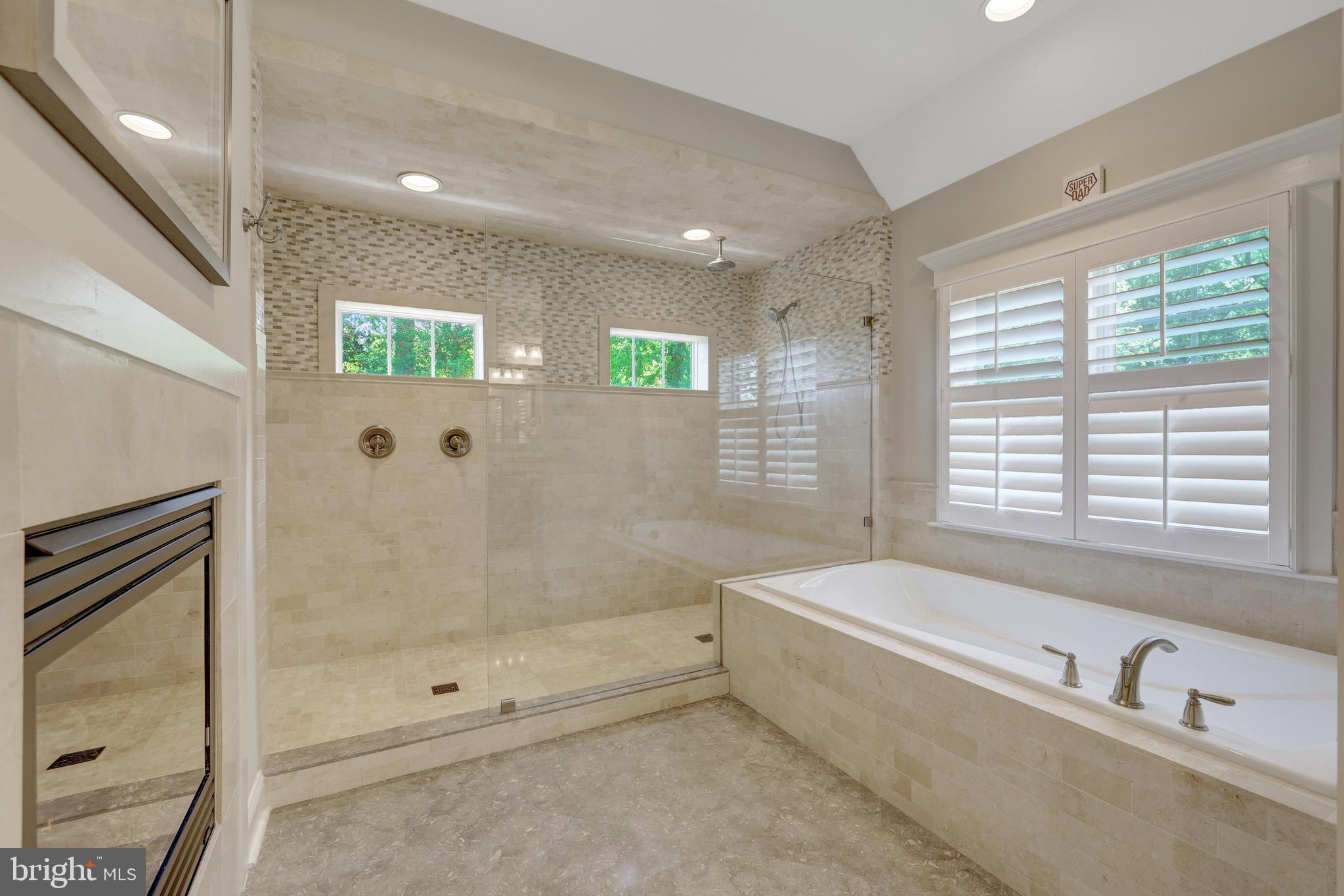 EAST VIENNA WOODS - Residential