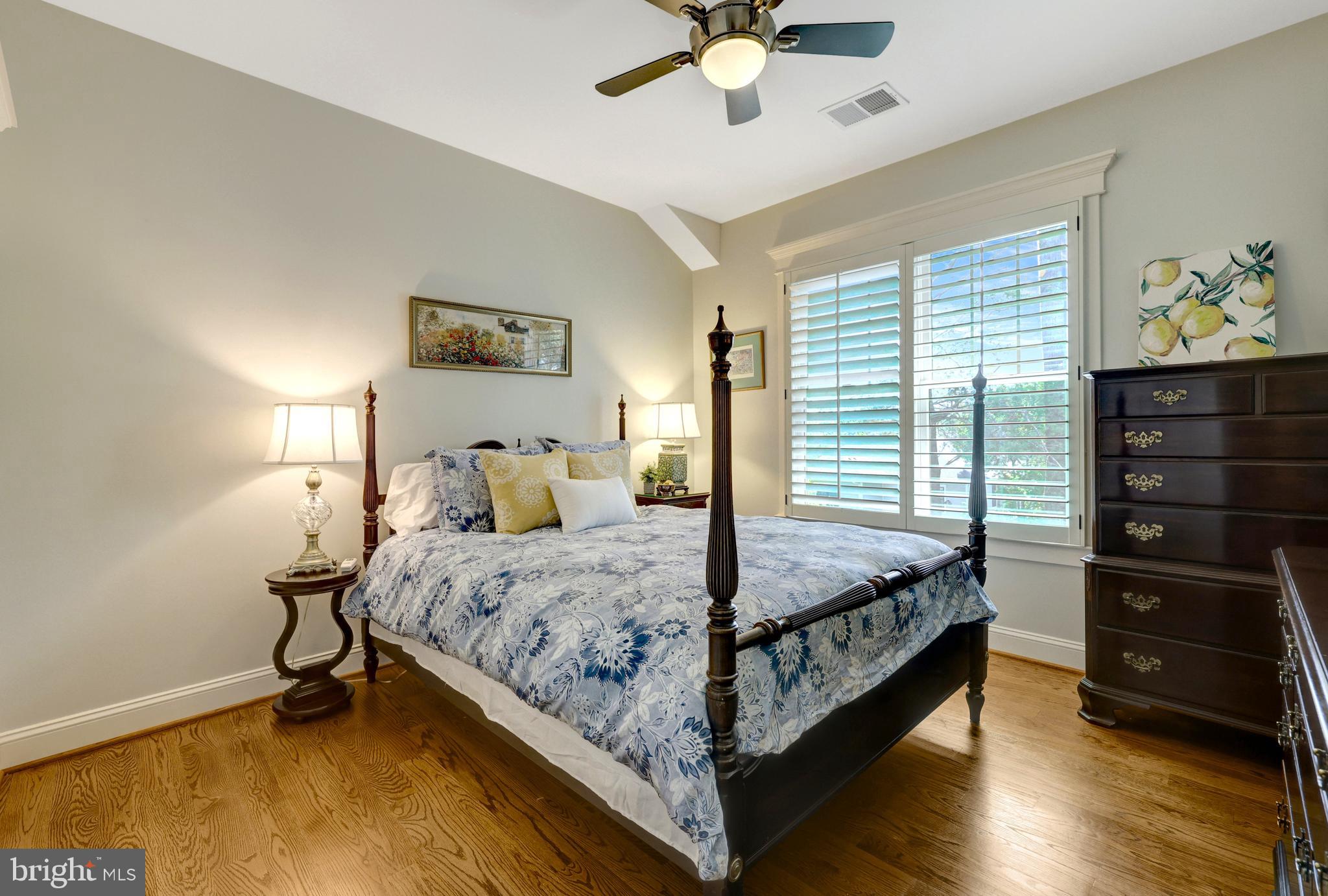 EAST VIENNA WOODS - Residential