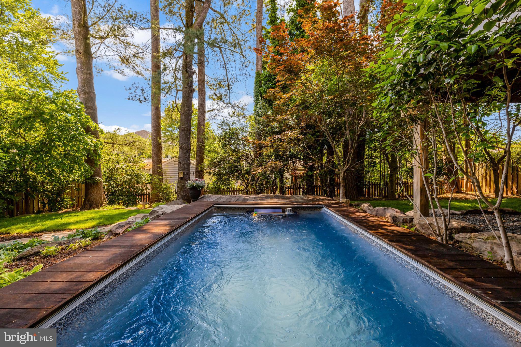 EAST VIENNA WOODS - Residential