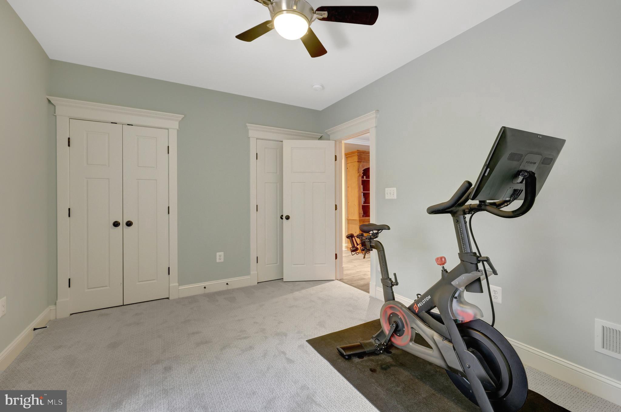 EAST VIENNA WOODS - Residential