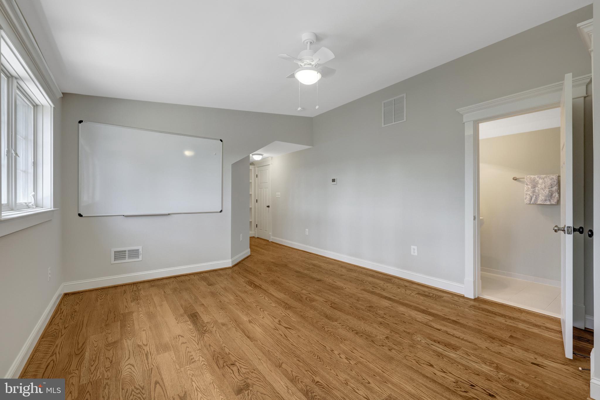 EAST VIENNA WOODS - Residential