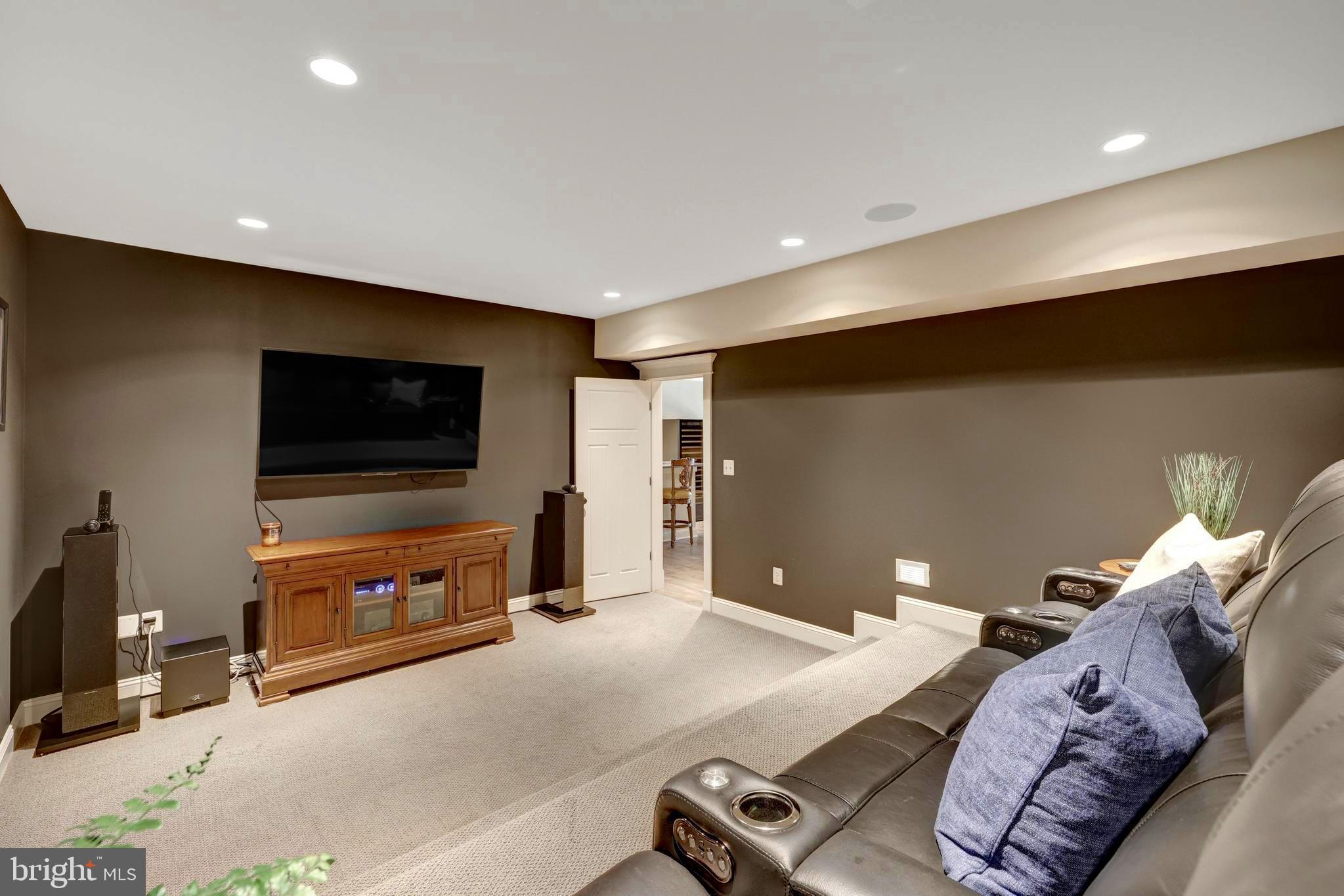 EAST VIENNA WOODS - Residential