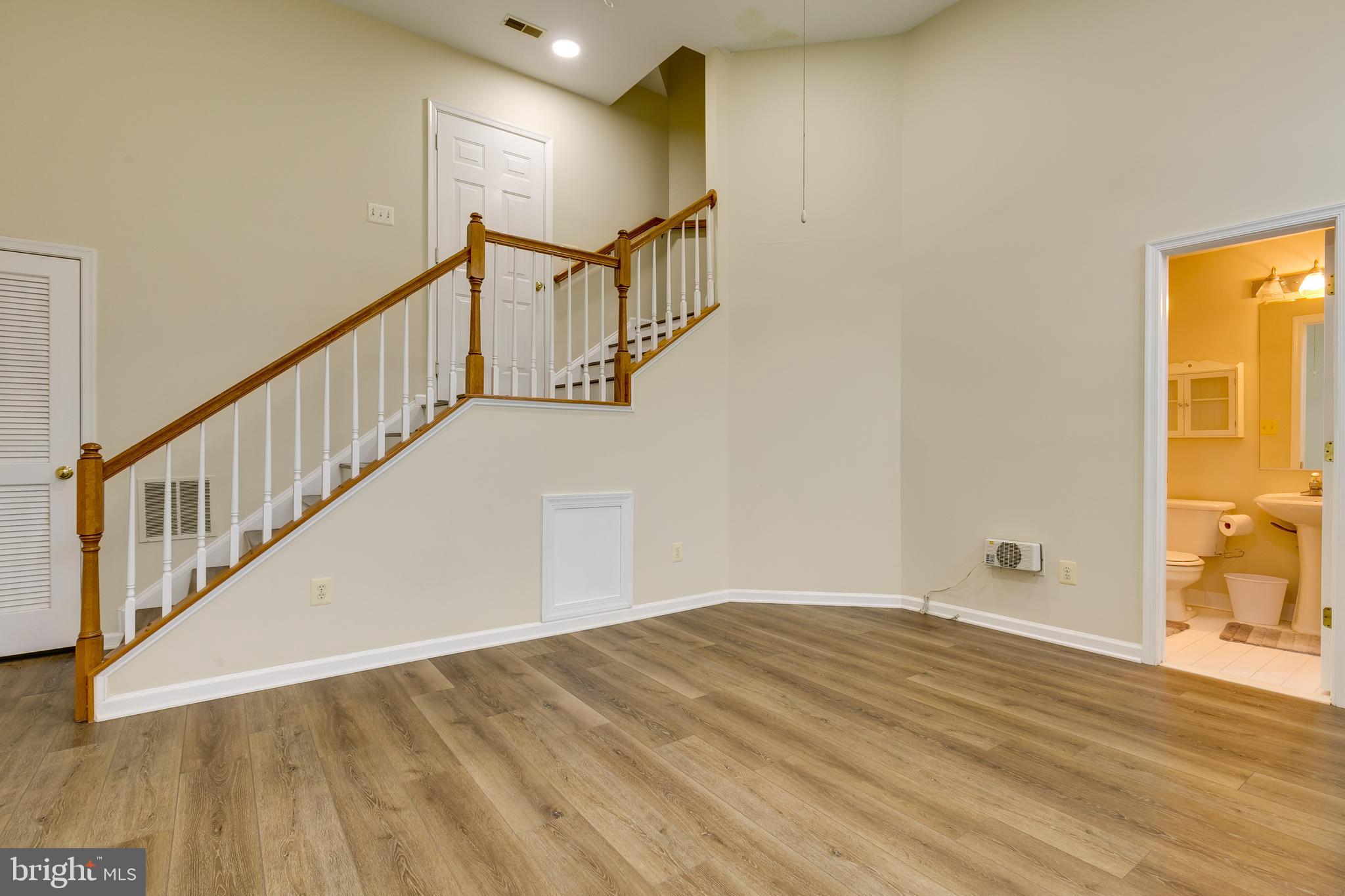 EDWARDS LANDING - Residential Lease