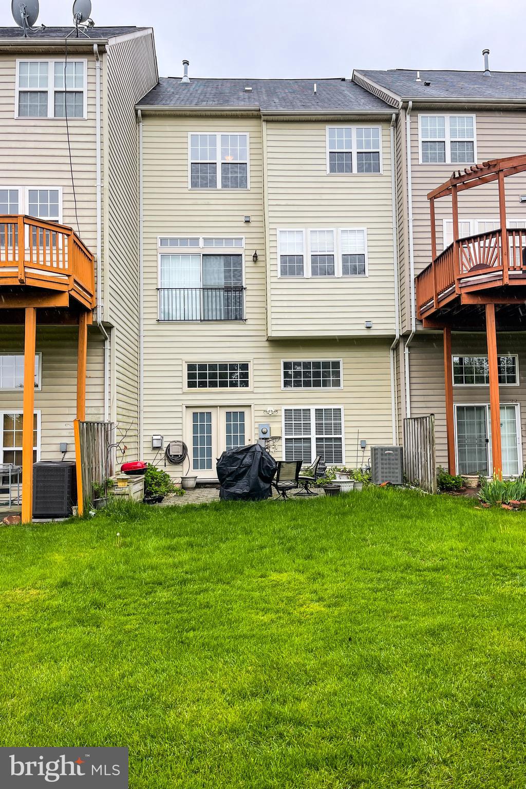 EDWARDS LANDING - Residential Lease