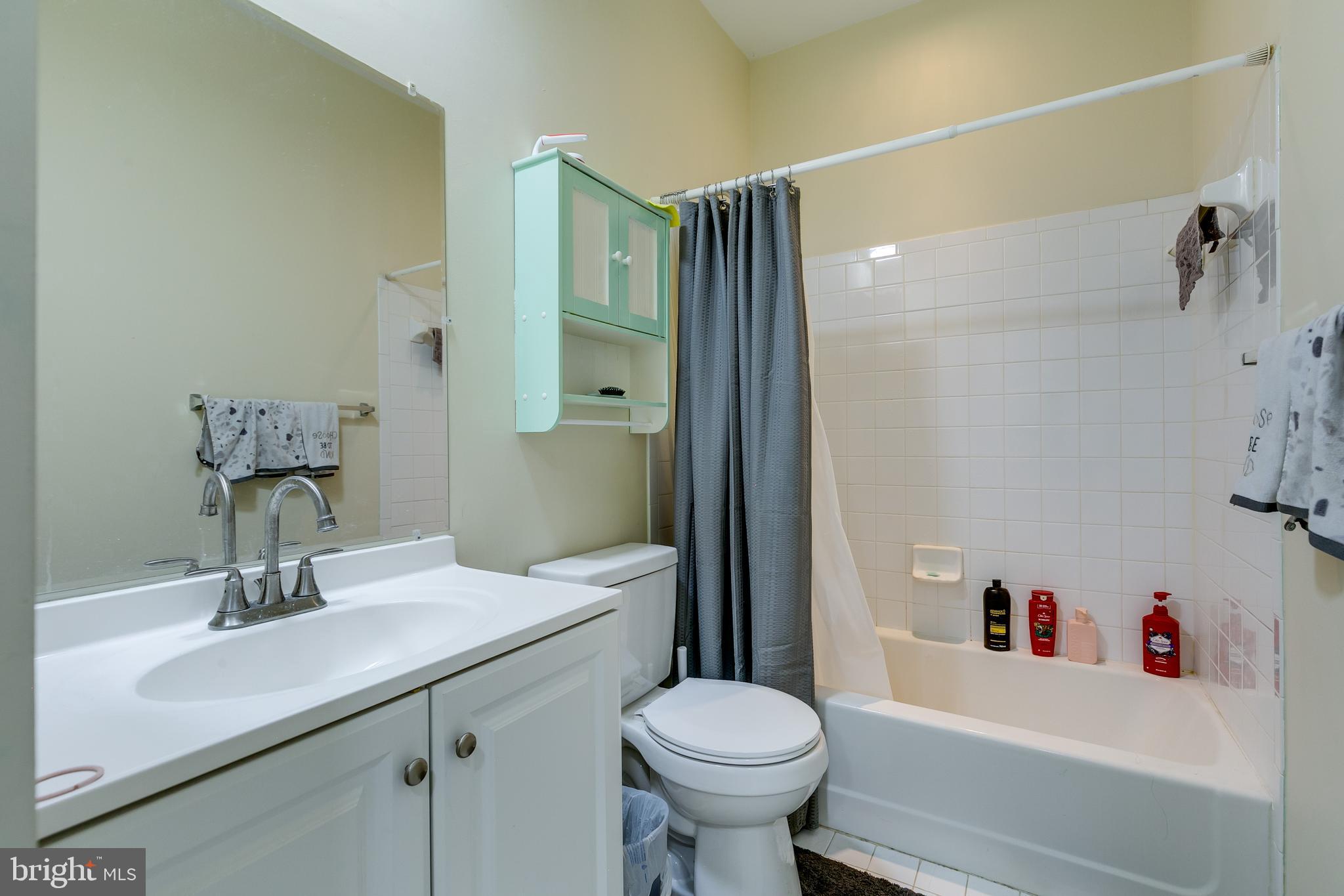 EDWARDS LANDING - Residential Lease