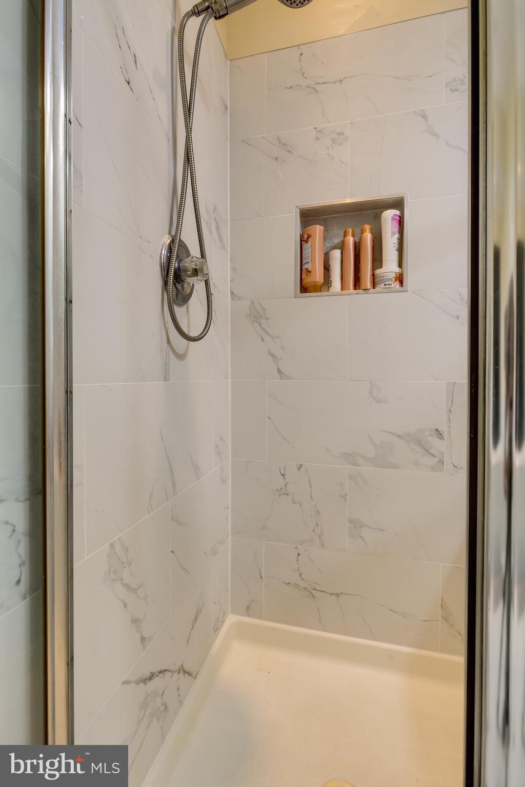 EDWARDS LANDING - Residential Lease