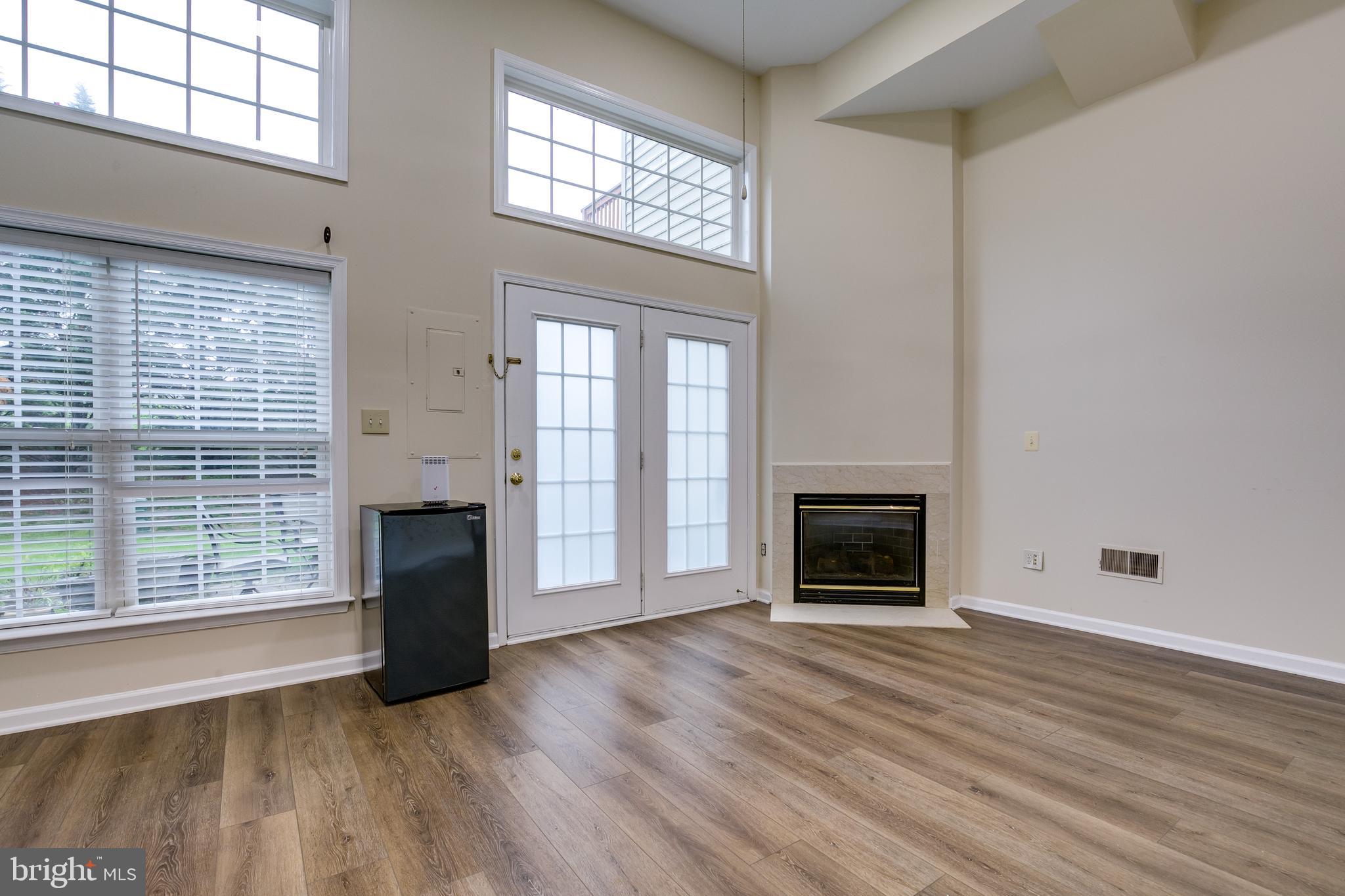 EDWARDS LANDING - Residential Lease