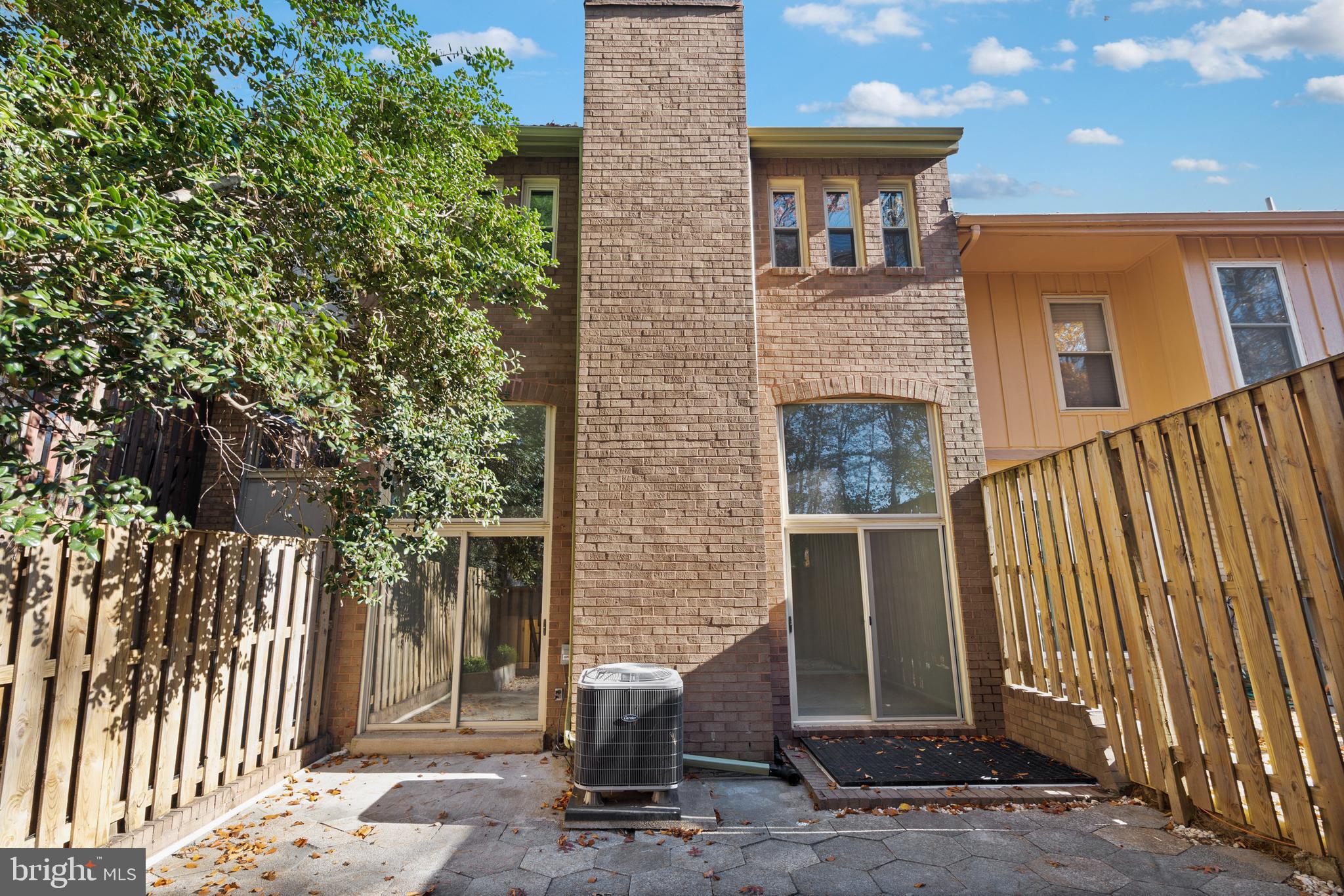 ROLLING BROOK - Residential