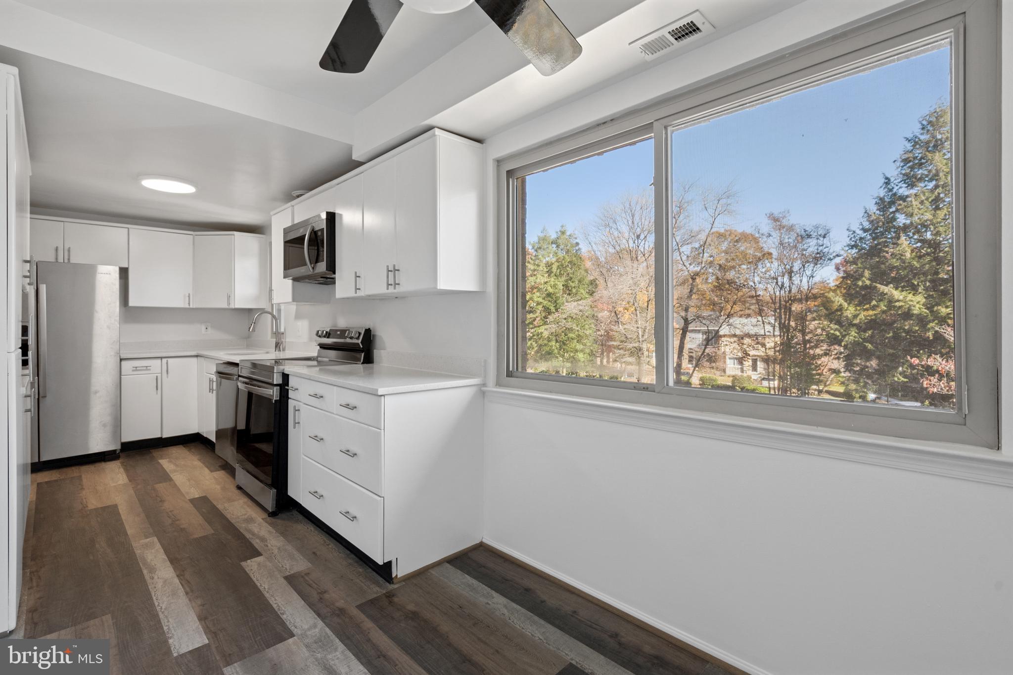 ROLLING BROOK - Residential