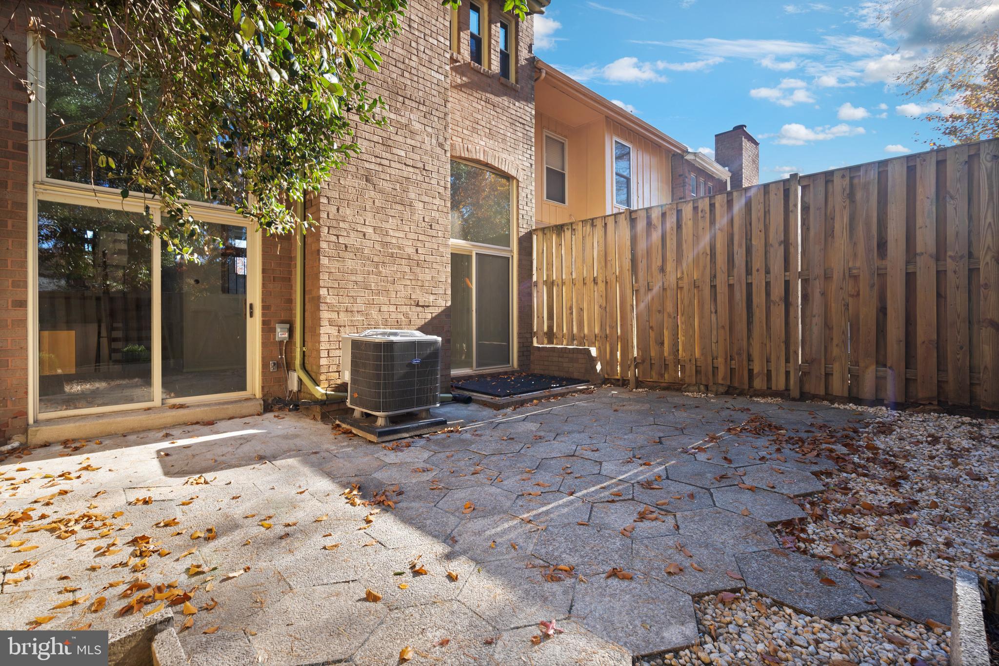 ROLLING BROOK - Residential