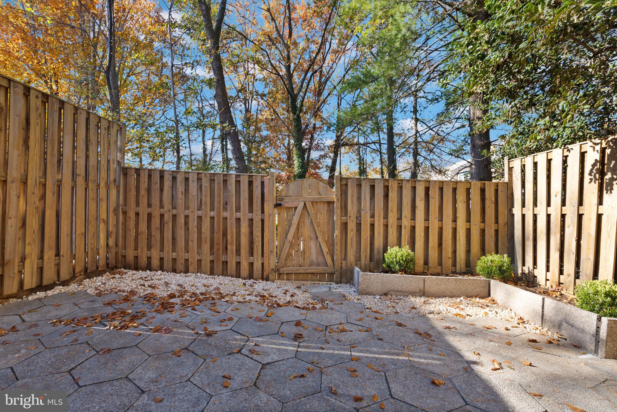 ROLLING BROOK - Residential