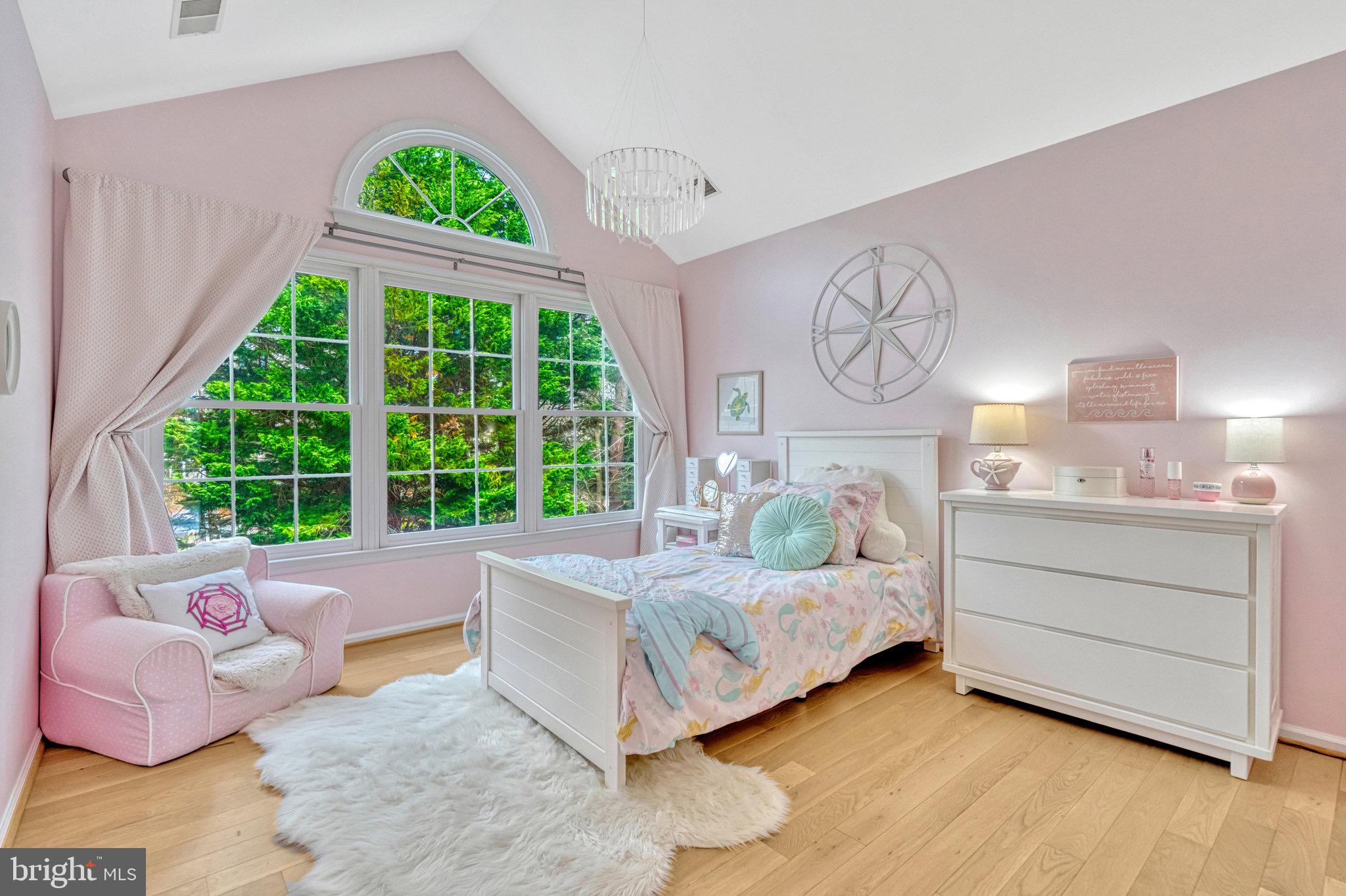 EDGEWATER - Residential