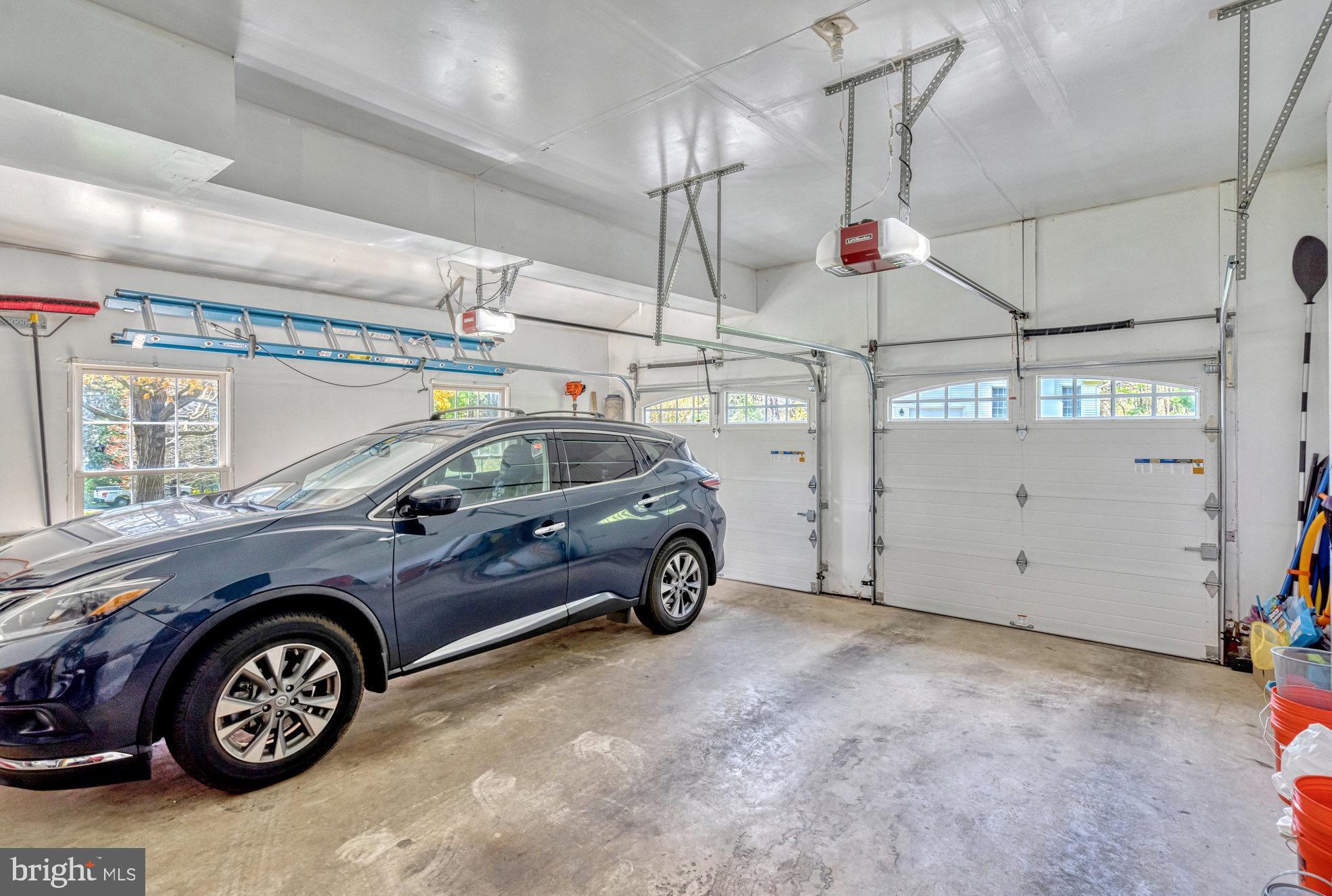 EDGEWATER - Residential