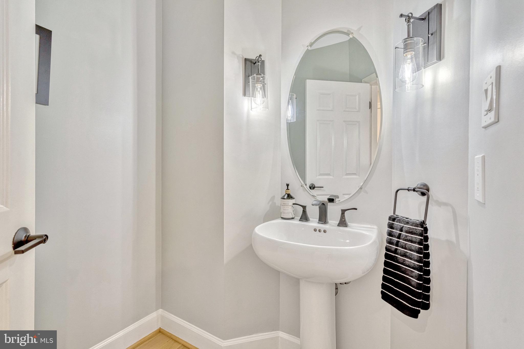 EDGEWATER - Residential