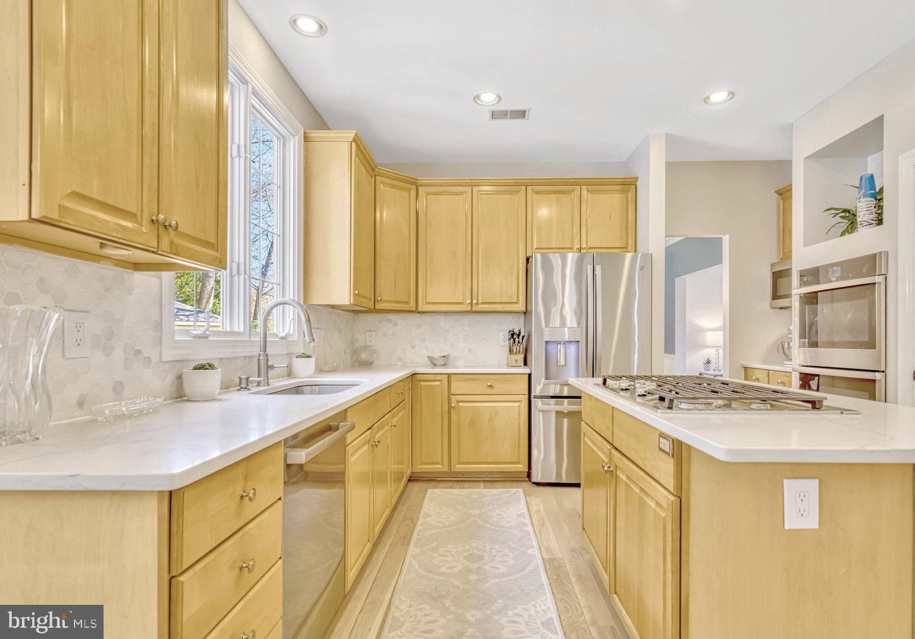 EDGEWATER - Residential