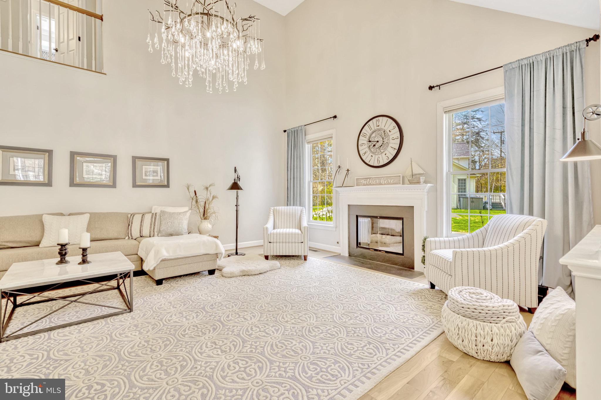 EDGEWATER - Residential