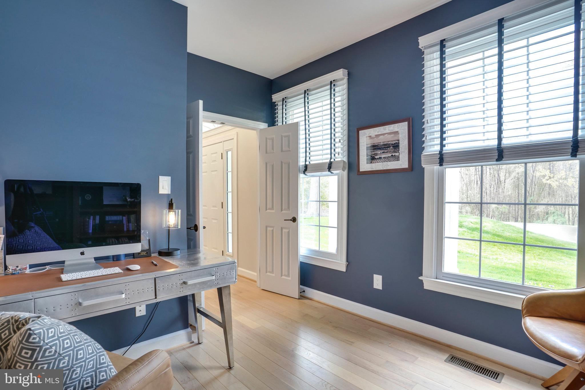 EDGEWATER - Residential