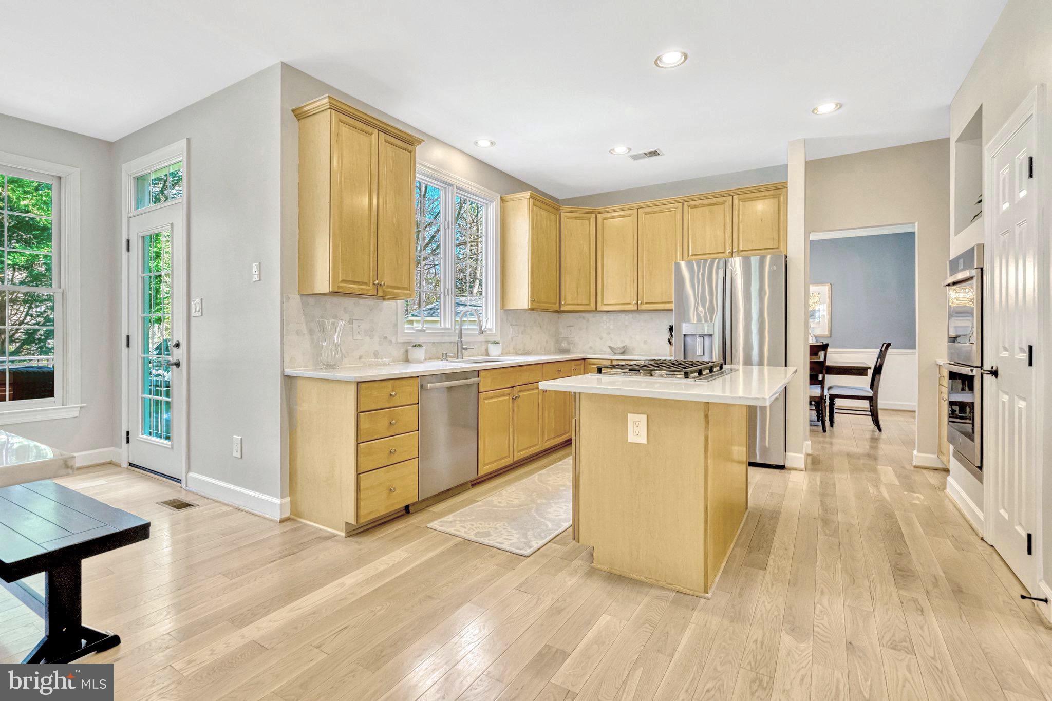 EDGEWATER - Residential