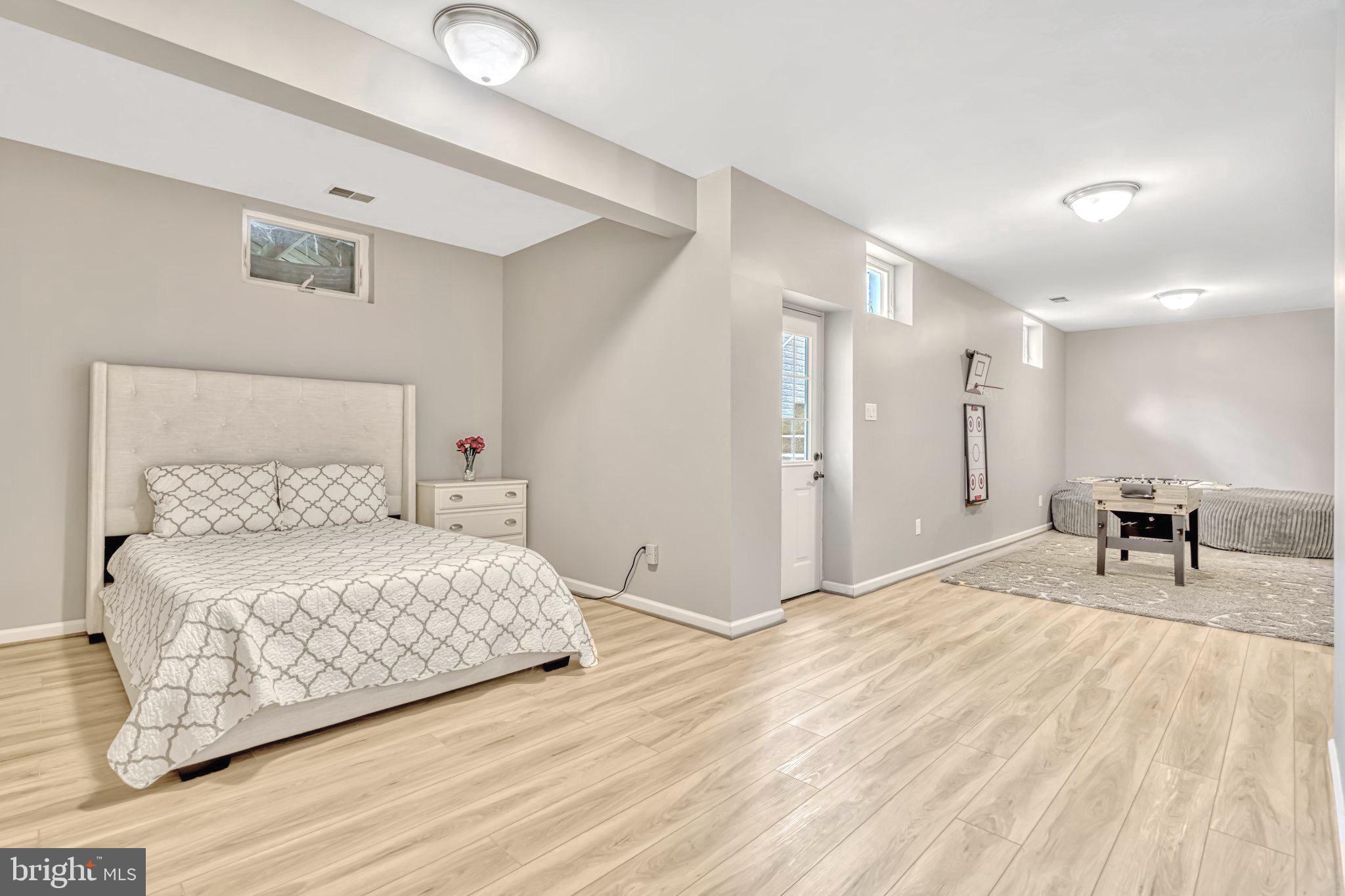 EDGEWATER - Residential