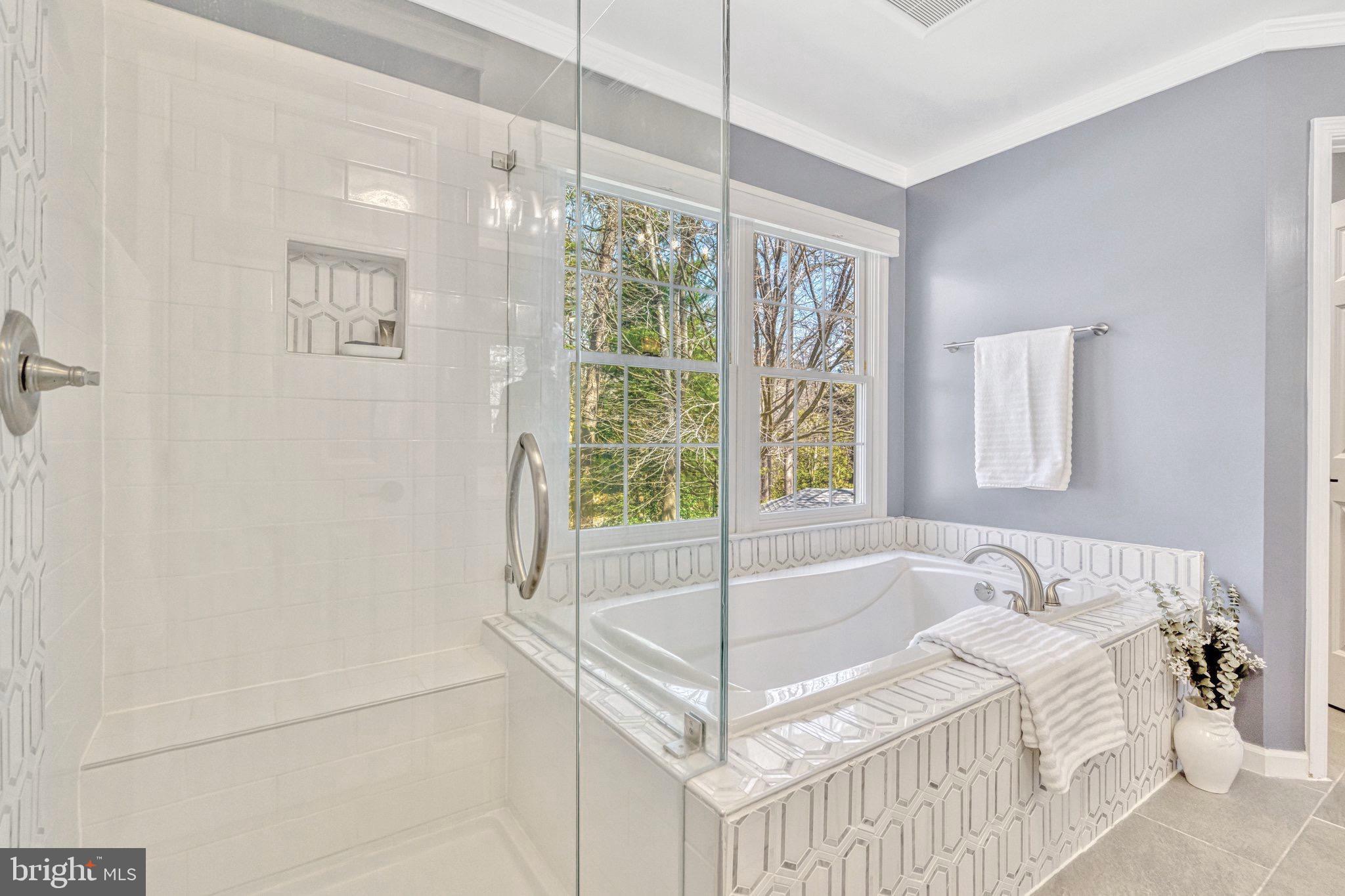 EDGEWATER - Residential