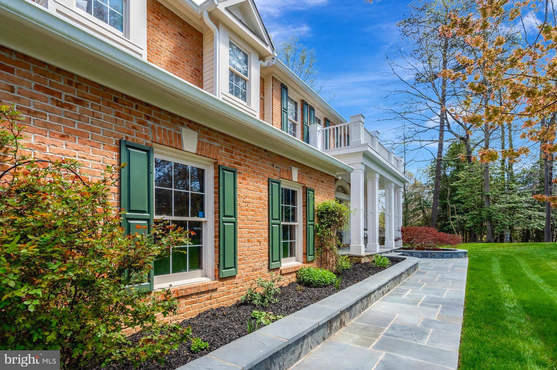 EDGEWATER - Residential