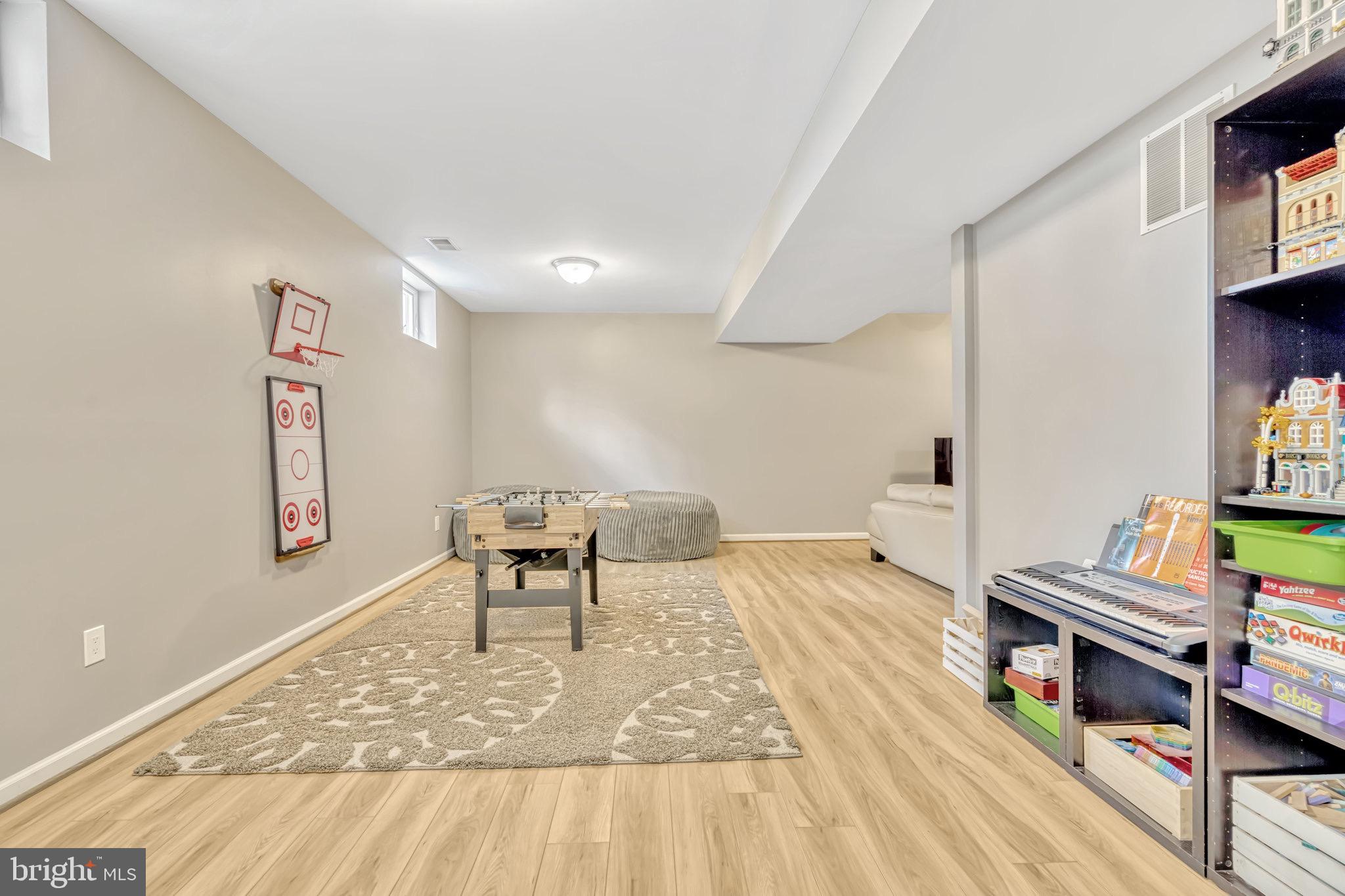 EDGEWATER - Residential