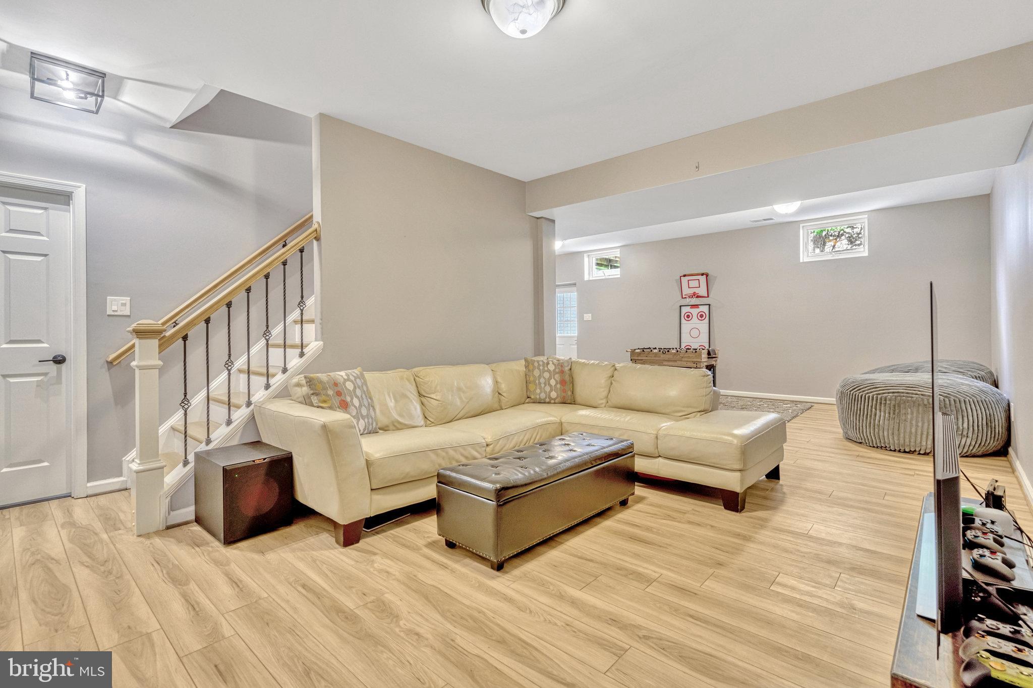 EDGEWATER - Residential